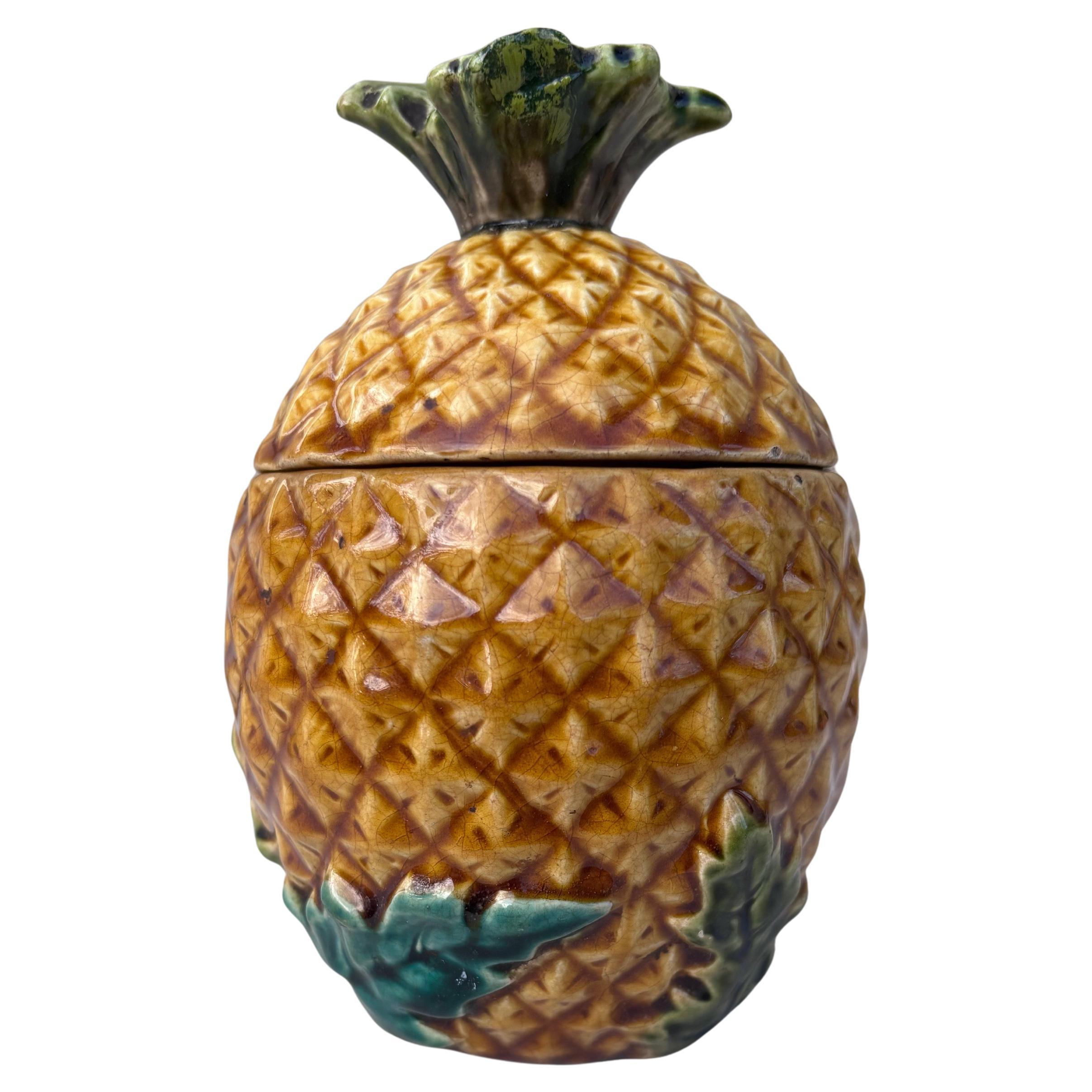 Rara caja cesta de piña de mayólica francesa Sarreguemines, circa 1890