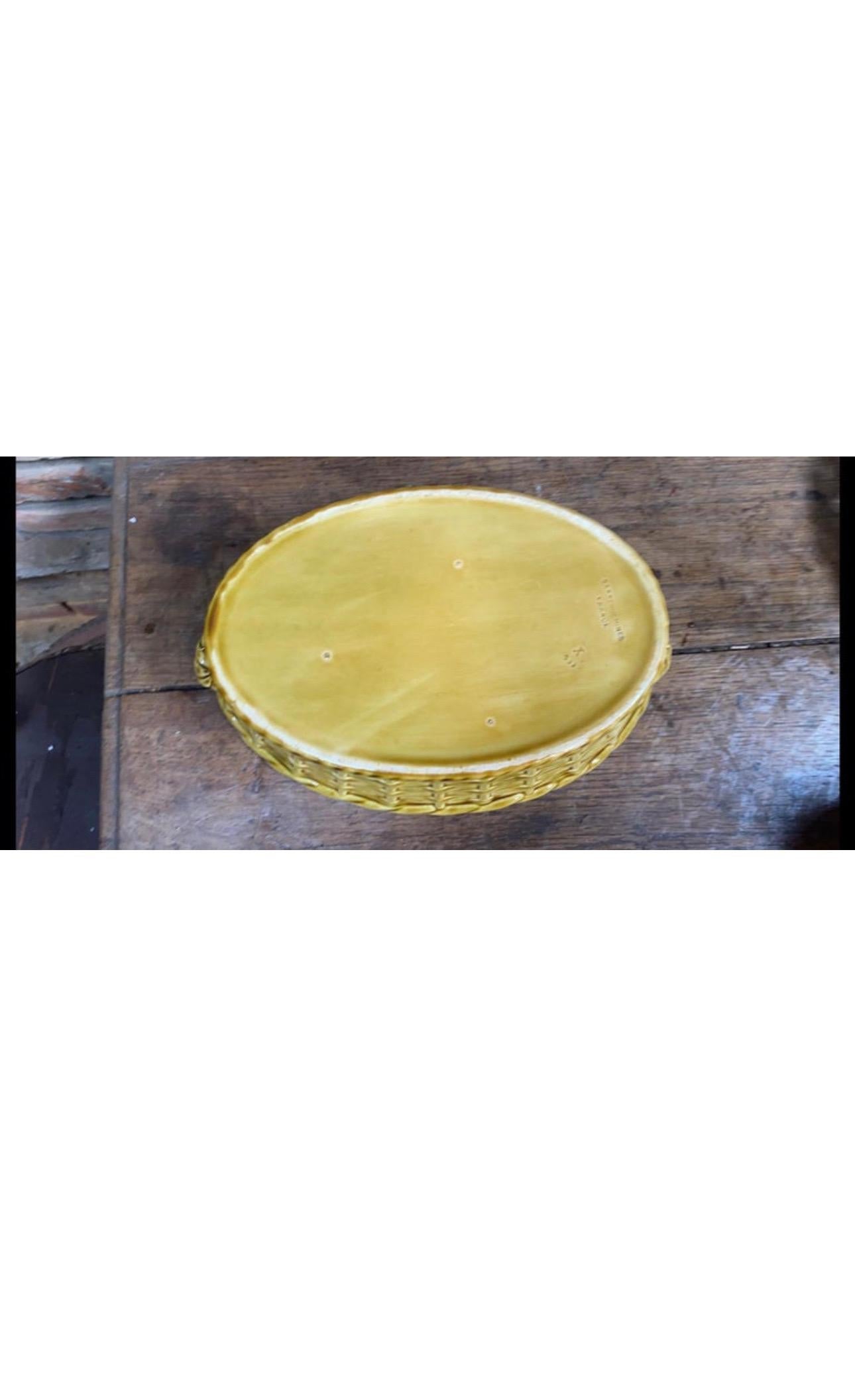 Rare panier à roses en majolique de Sarreguemines Circa 1920 Bon état - En vente à Austin, TX