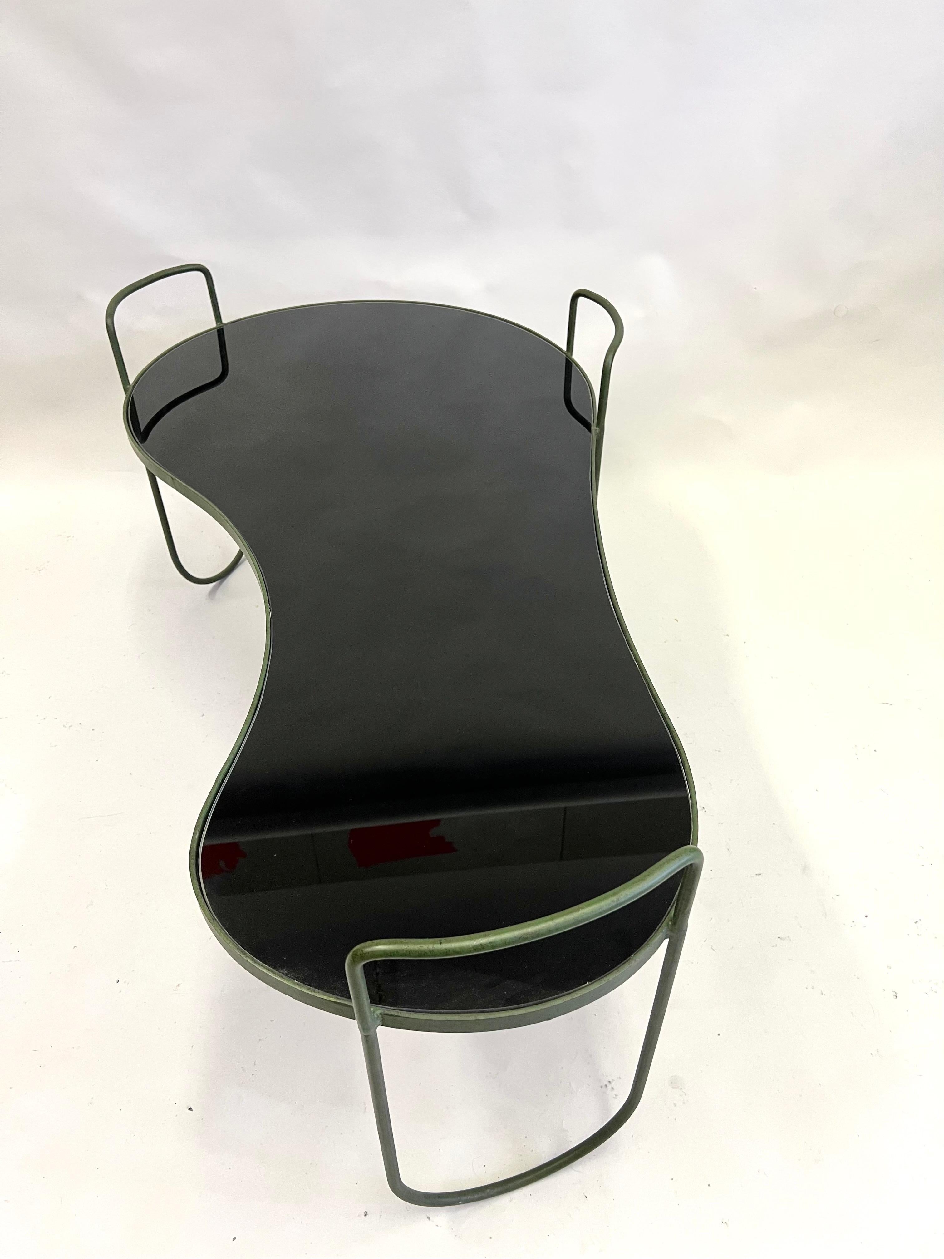 Rare table basse française de forme organique suspendue de style moderne du milieu du siècle dernier, Jean Royere en vente 6