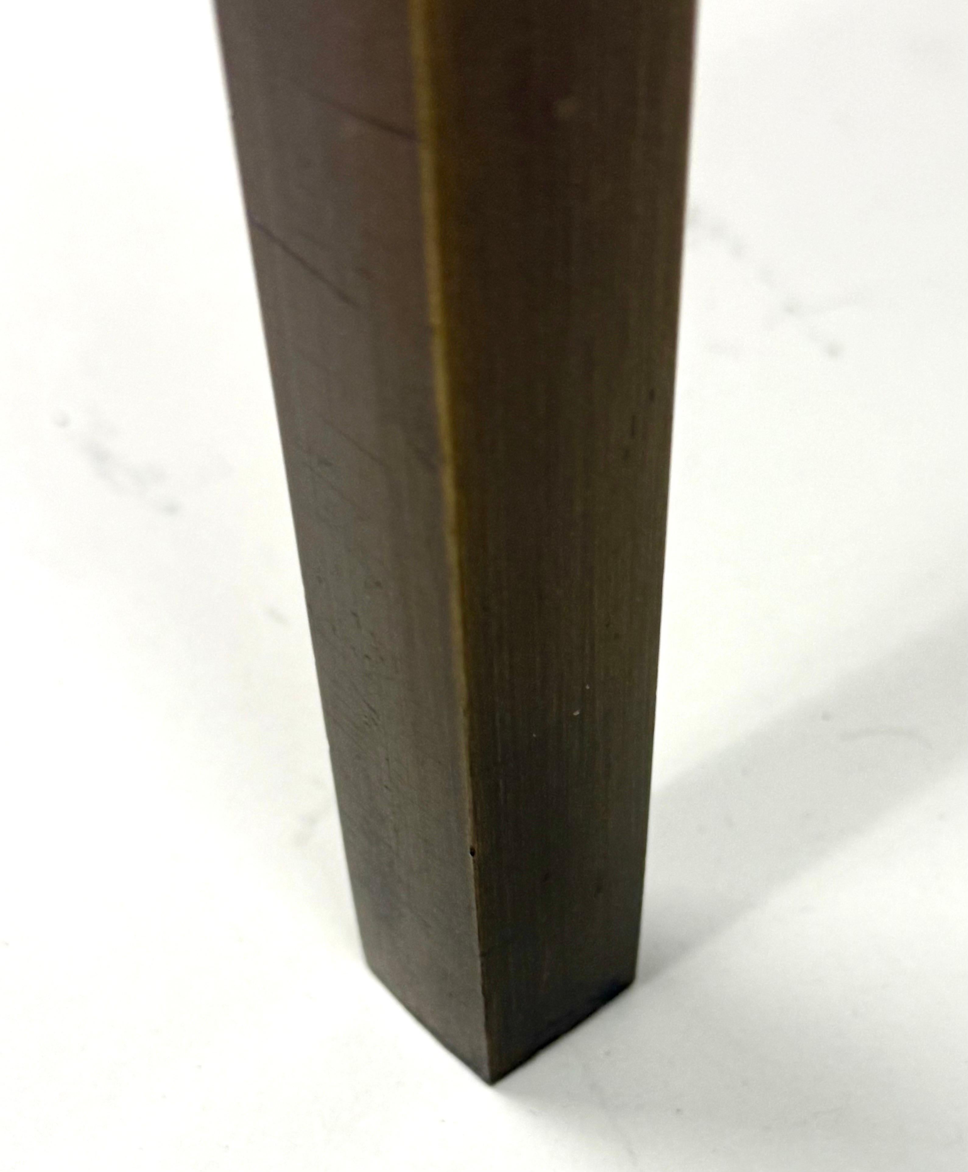 Rara console francese di metà secolo in bronzo massiccio e pelle, firmata Cartier, Parigi in vendita 8