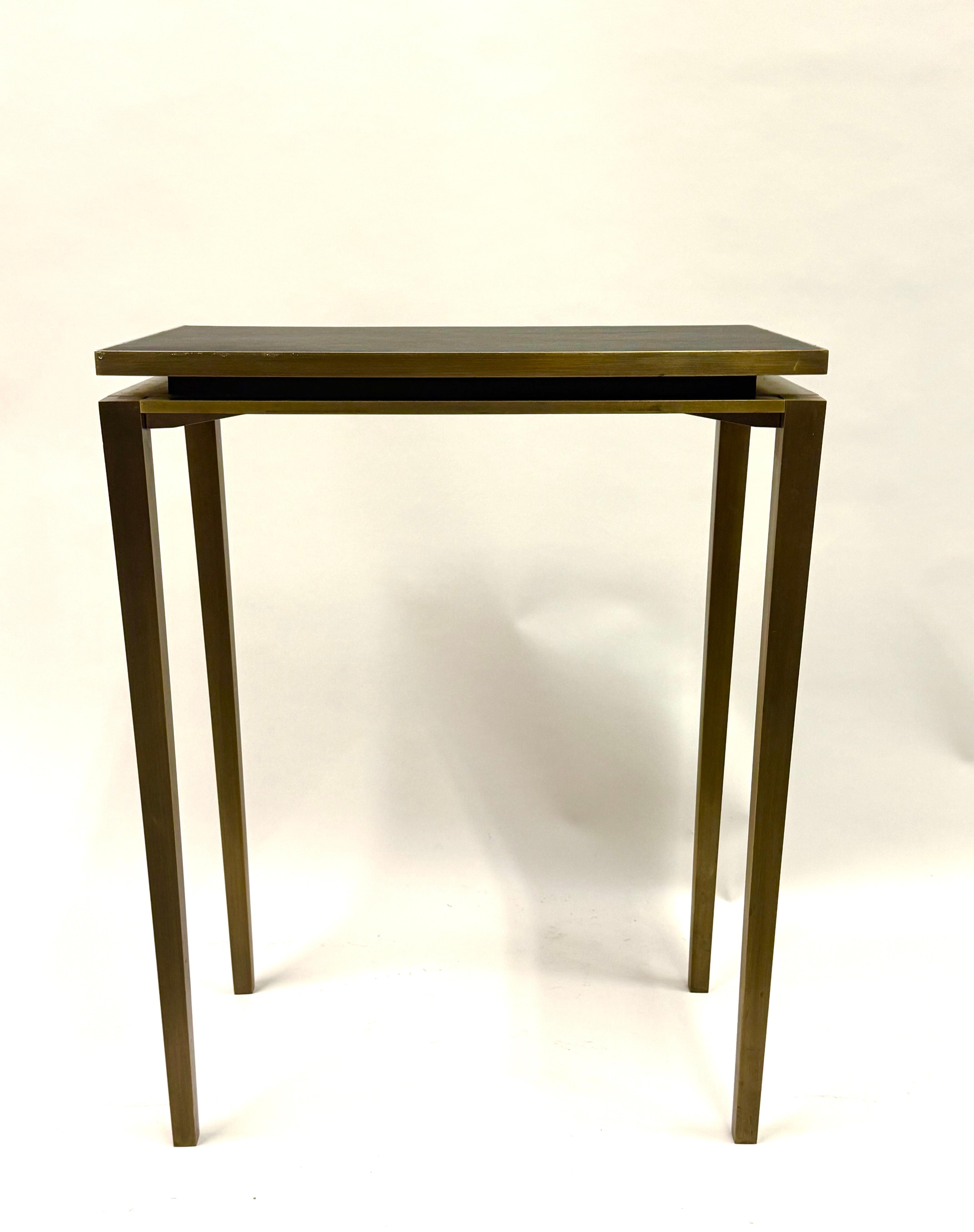 Francese Rara console francese di metà secolo in bronzo massiccio e pelle, firmata Cartier, Parigi in vendita