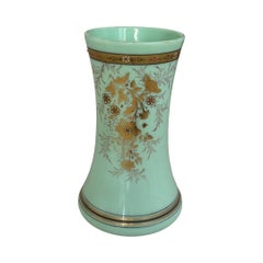 Rare vase en opaline de la Monnaie de France avec émail en relief et or, vers 1900