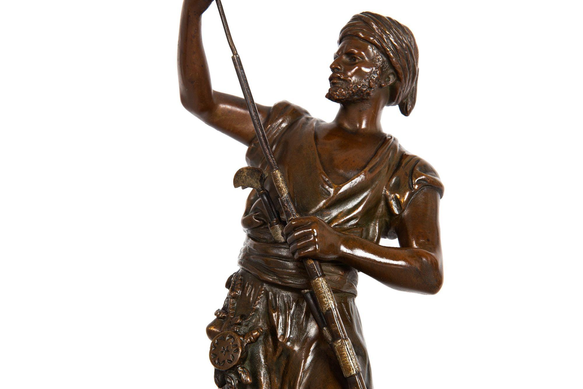 Seltene französische orientalistische Bronzeskulptur Arabischer Krieger nach Jean Didier Debut im Angebot 11