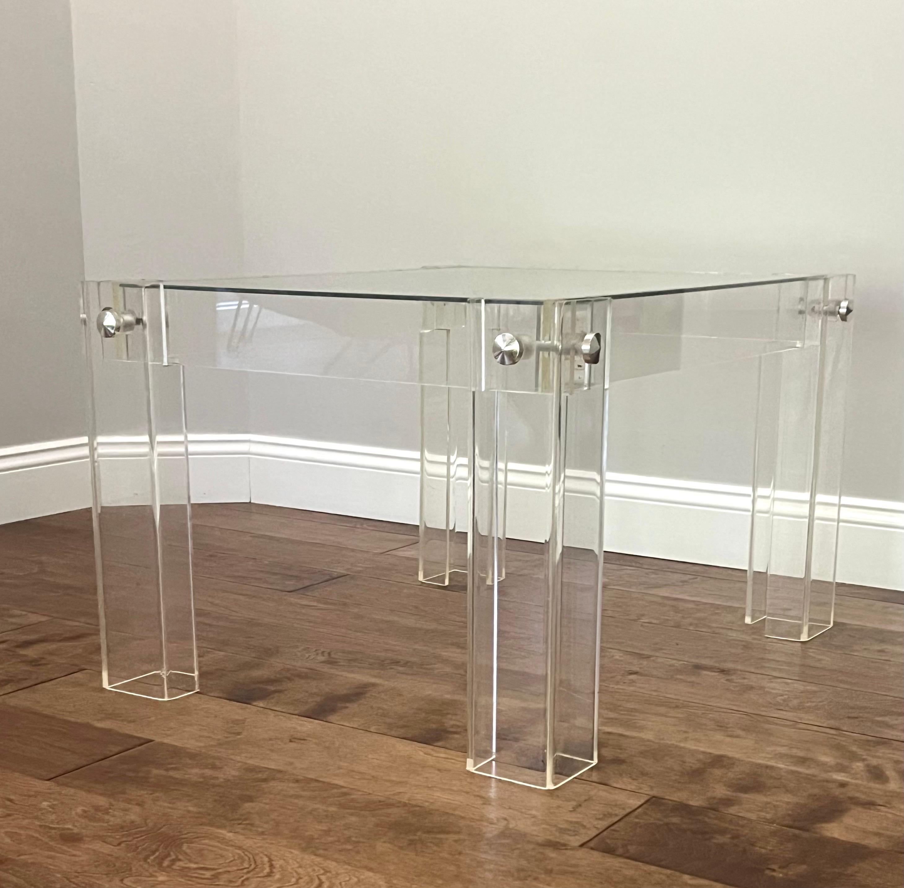 Prototype français de table basse ou d'appoint du milieu du siècle dernier en Lucite, Maria Pergay Bon état - En vente à New York, NY