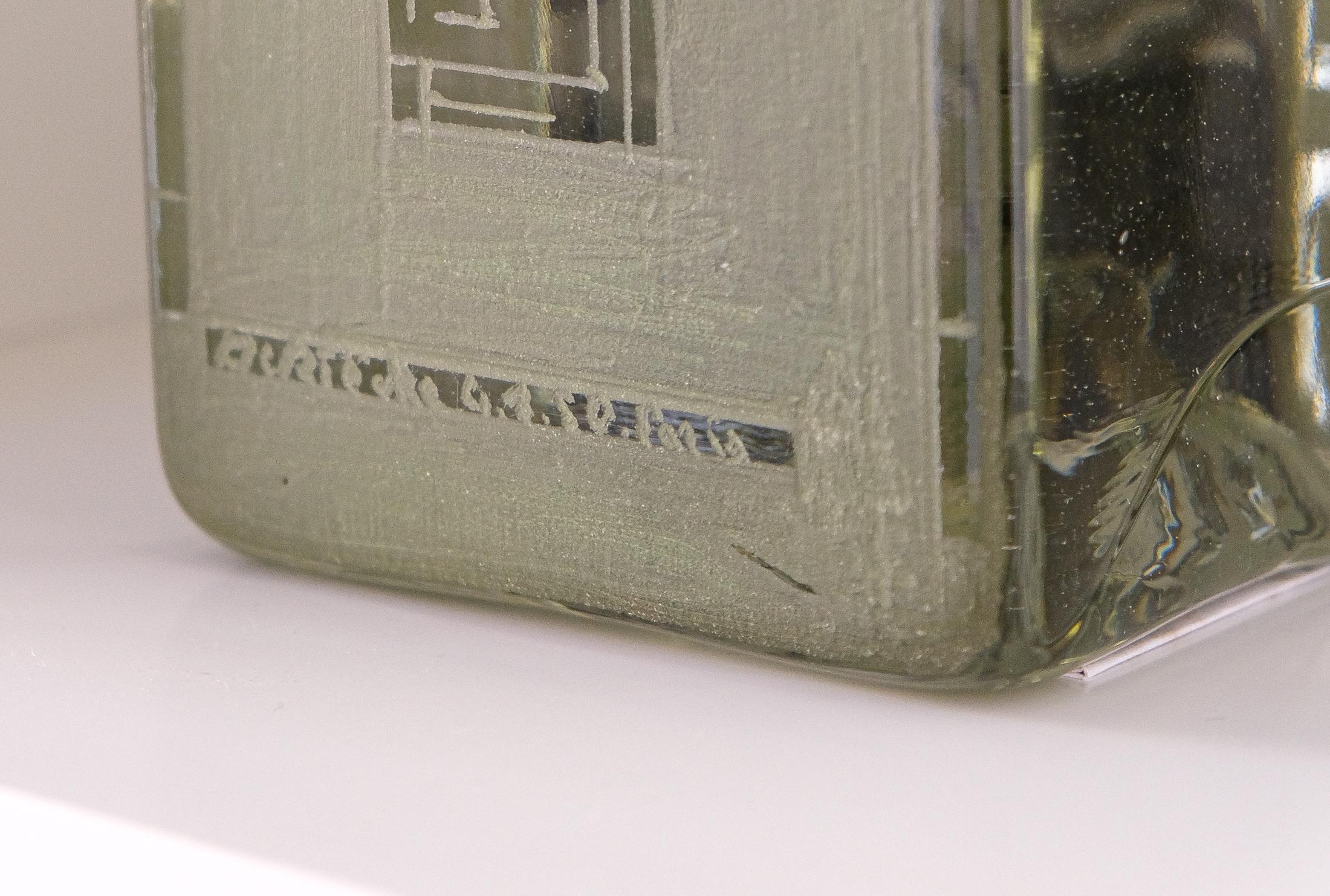 Seltene französische signierte und datierte kubistische Glas-Tischlampe aus Glas von Anatole Riecke, 1950 im Angebot 3