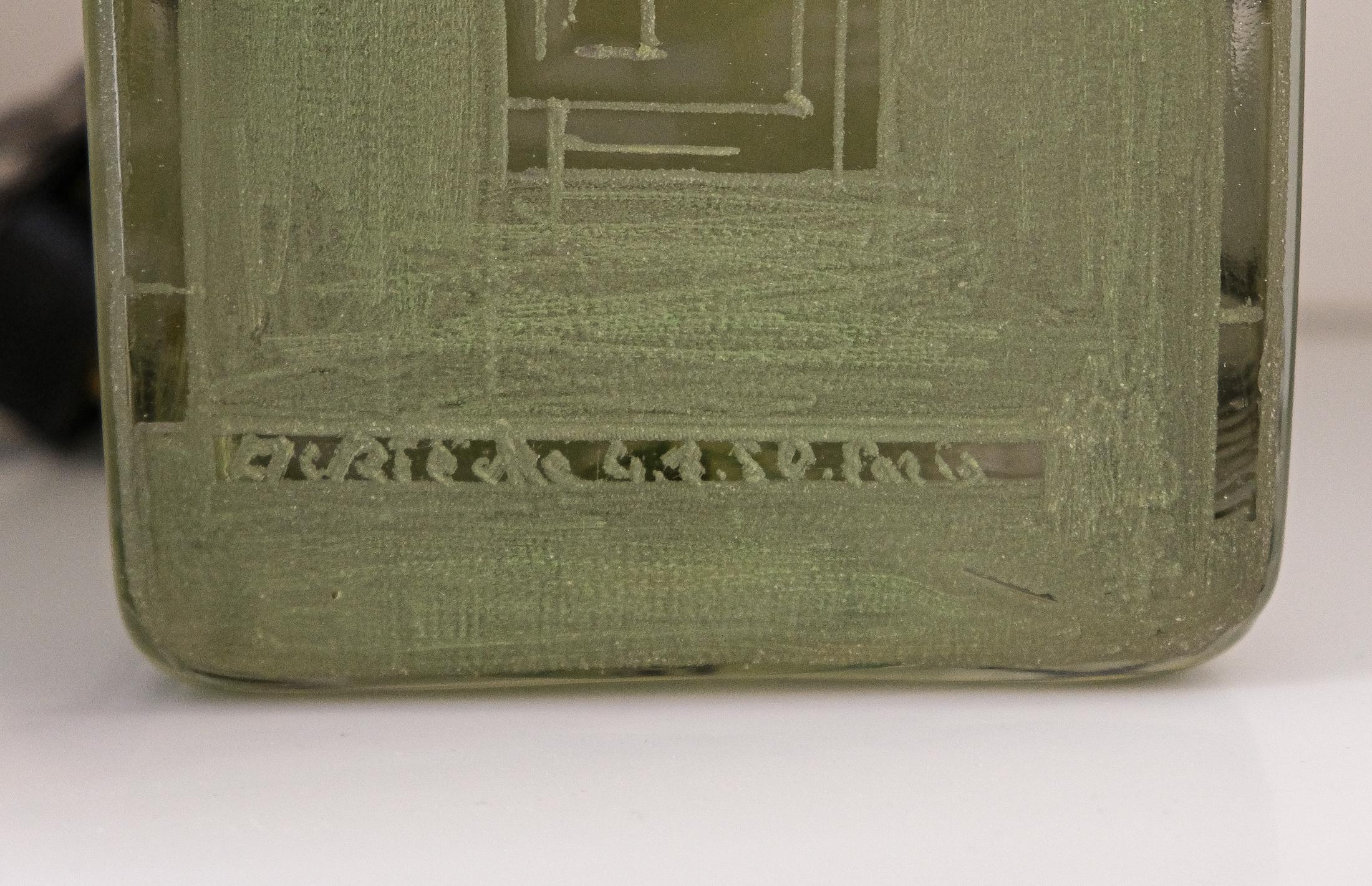 Seltene französische signierte und datierte kubistische Glas-Tischlampe aus Glas von Anatole Riecke, 1950 im Angebot 4