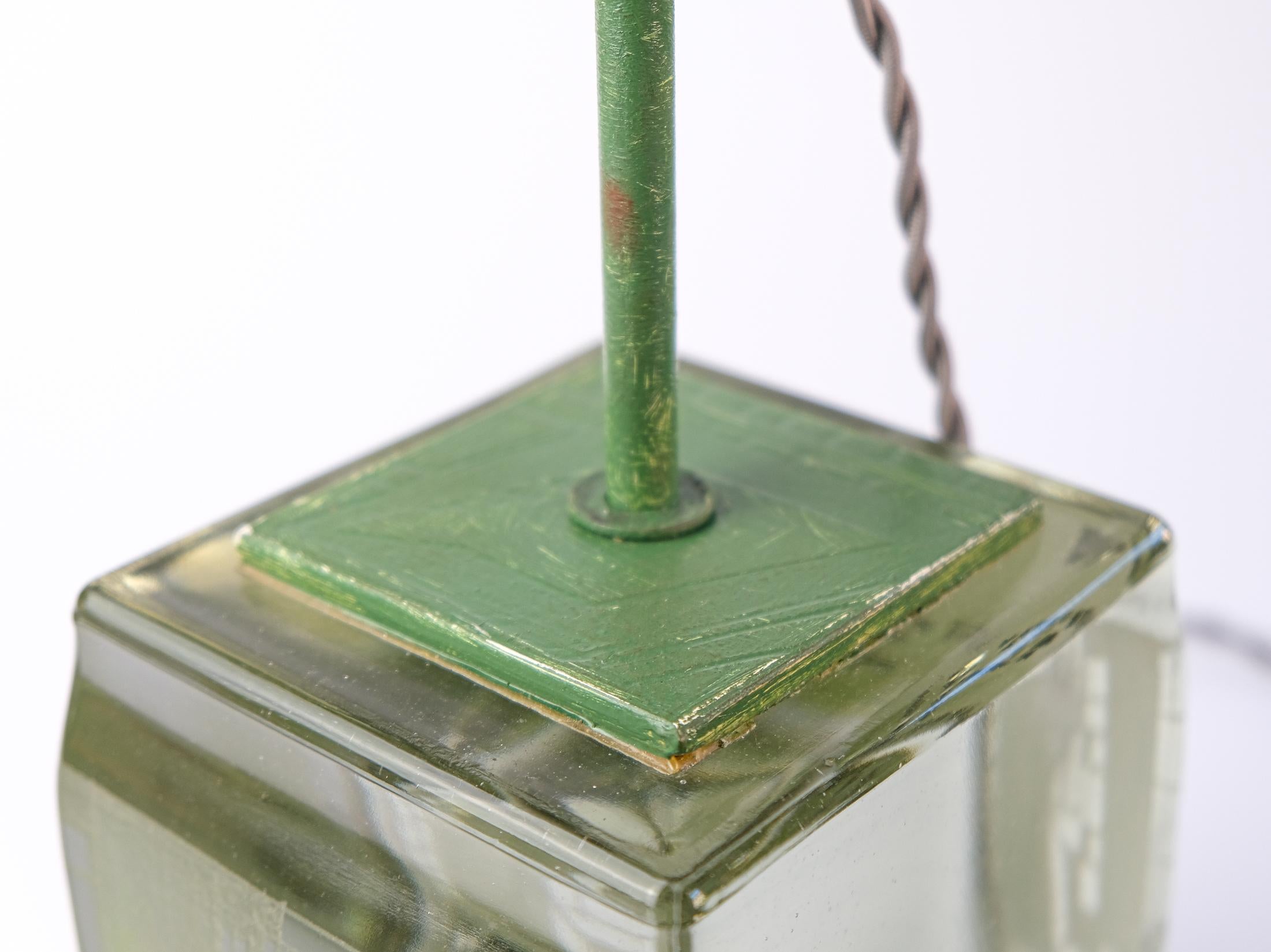 Seltene französische signierte und datierte kubistische Glas-Tischlampe aus Glas von Anatole Riecke, 1950 im Angebot 9