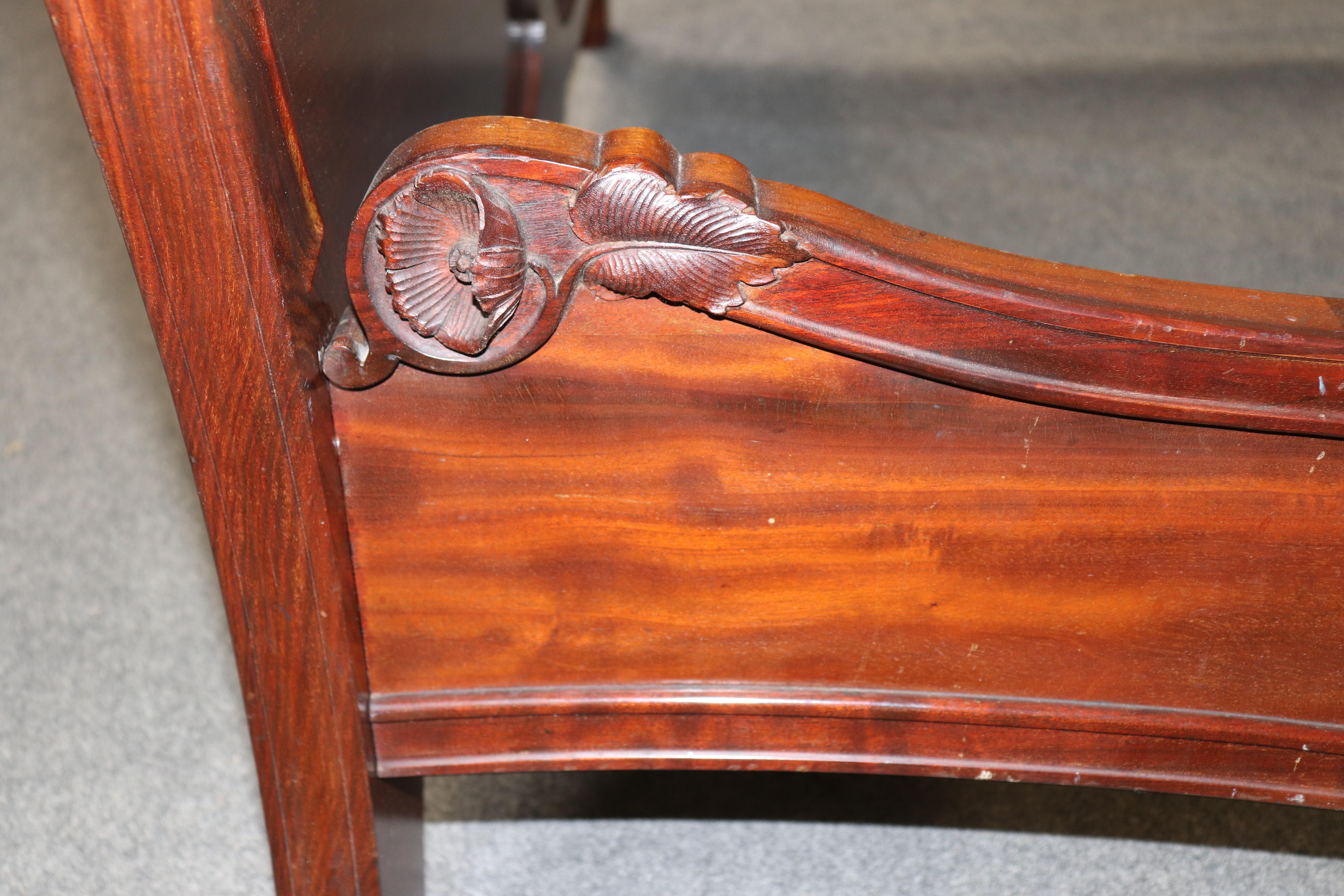 Seltene Französisch Nussbaum und Satinholz Jugendstil fast Königin Bett Manier Emile Galle im Angebot 13