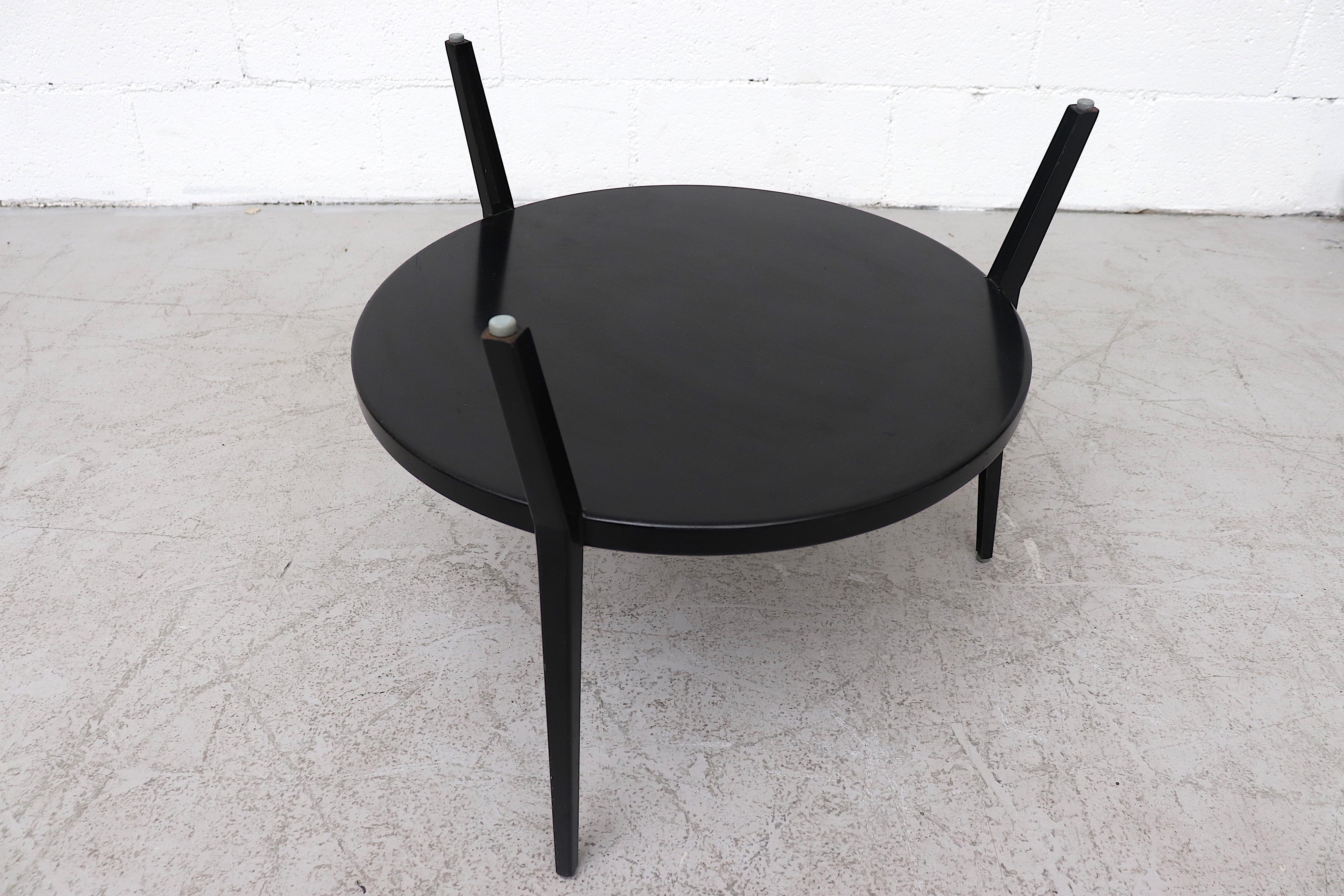 Seltener Friso Kramer „Rotunda“ Tisch aus schwarzem Metall und Glas von Ahrend de Cirkel im Angebot 3