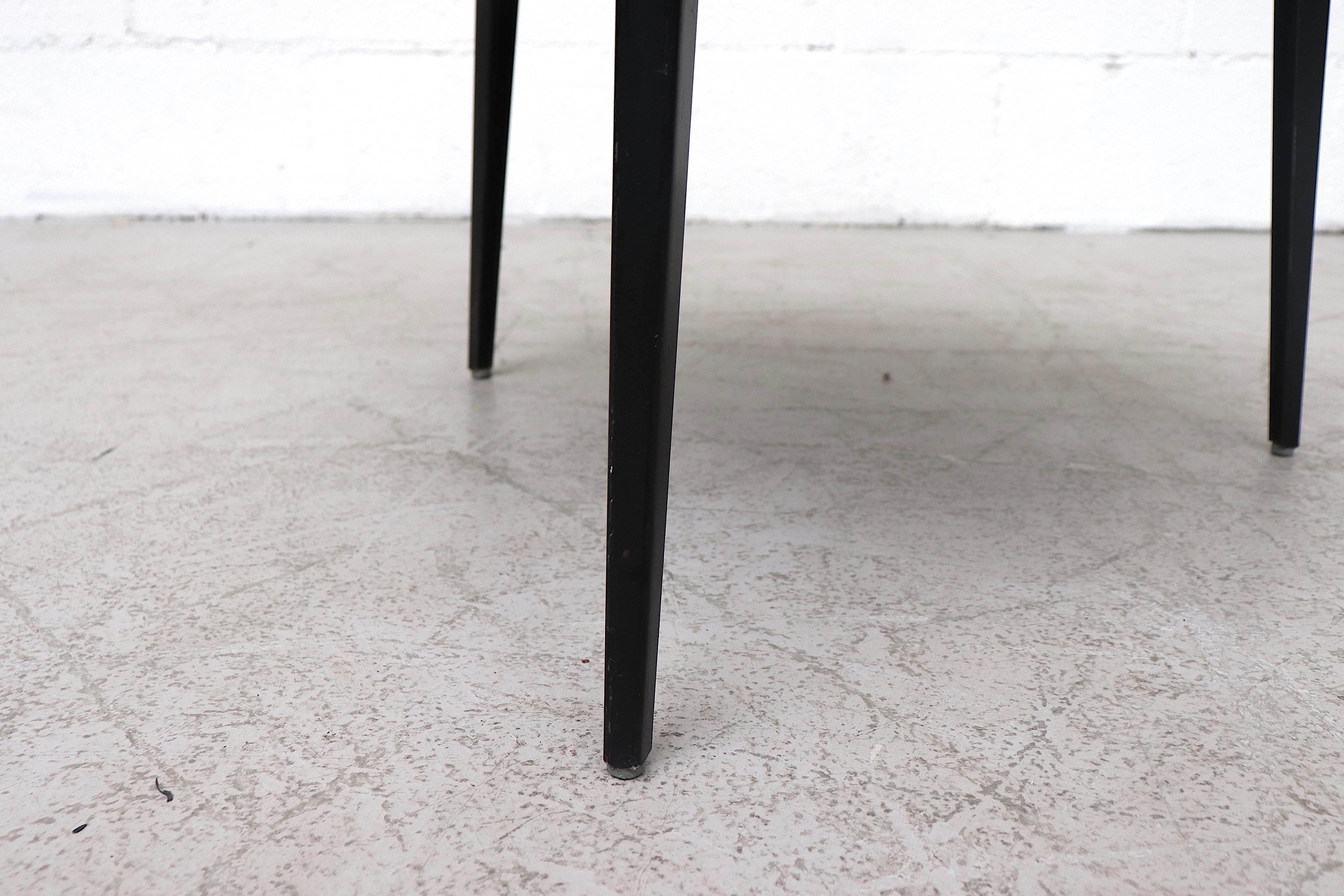 Seltener Friso Kramer „Rotunda“ Tisch aus schwarzem Metall und Glas von Ahrend de Cirkel im Angebot 5