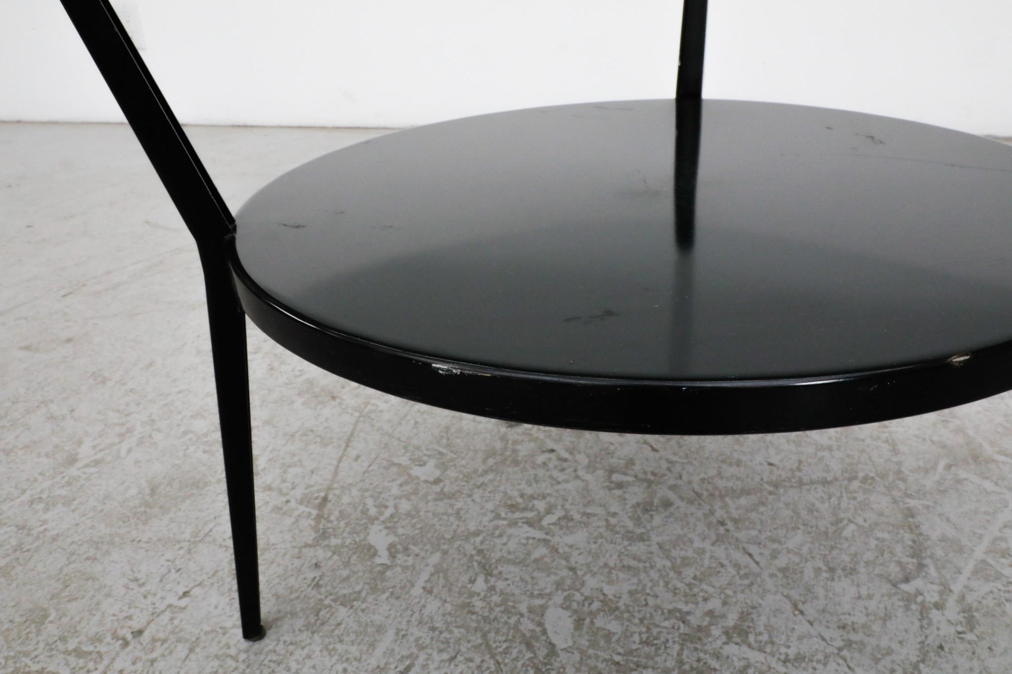 Rare table en métal noir et verre 