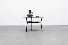 Rare table "Rotunda" de Friso Kramer en métal noir et verre pour Ahrend de Cirkel