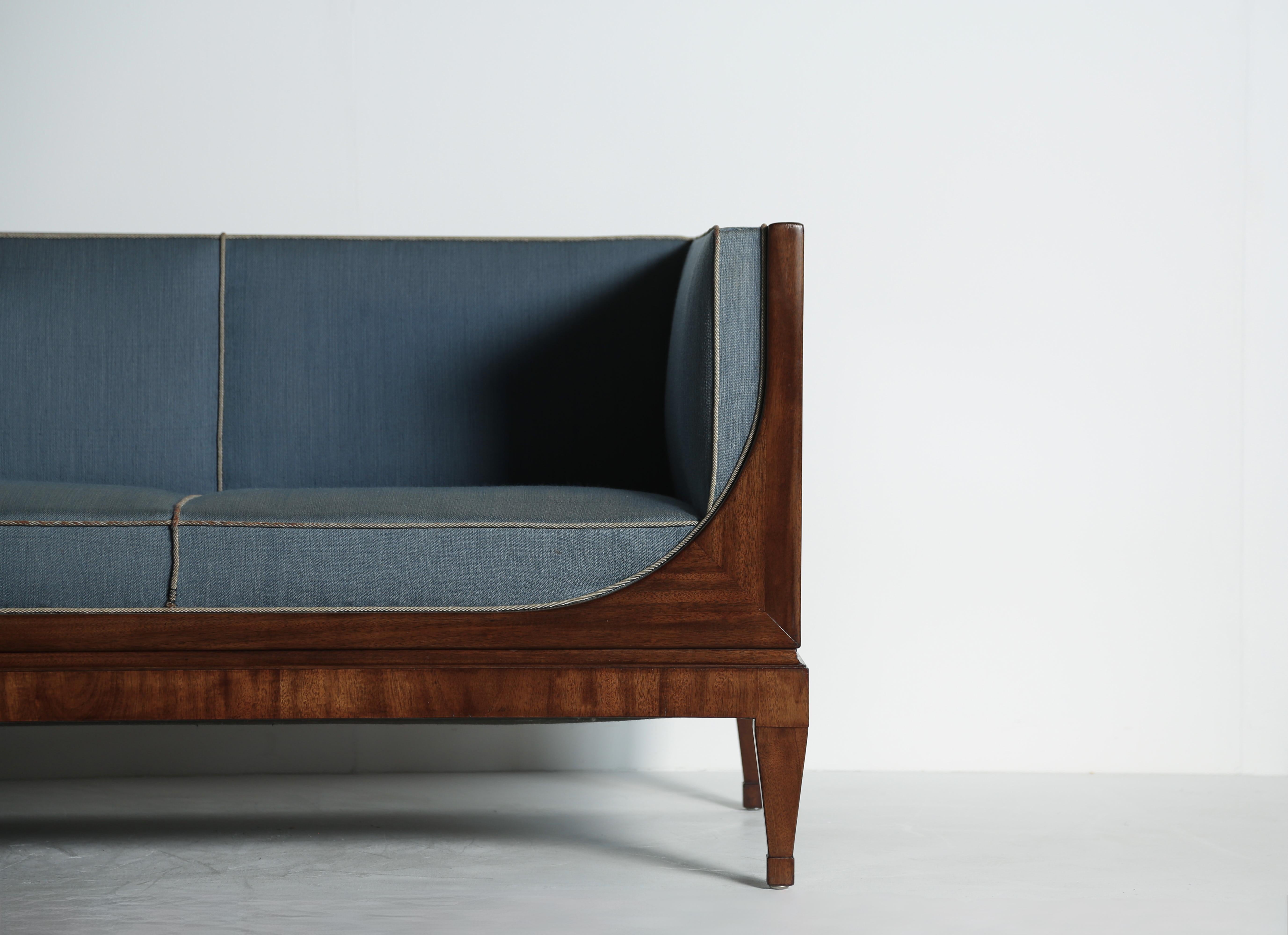 Rare Frits Henningsen Box Sofa, Denmark, 1940s-1950s im Zustand „Gut“ im Angebot in Lewes, East Sussex