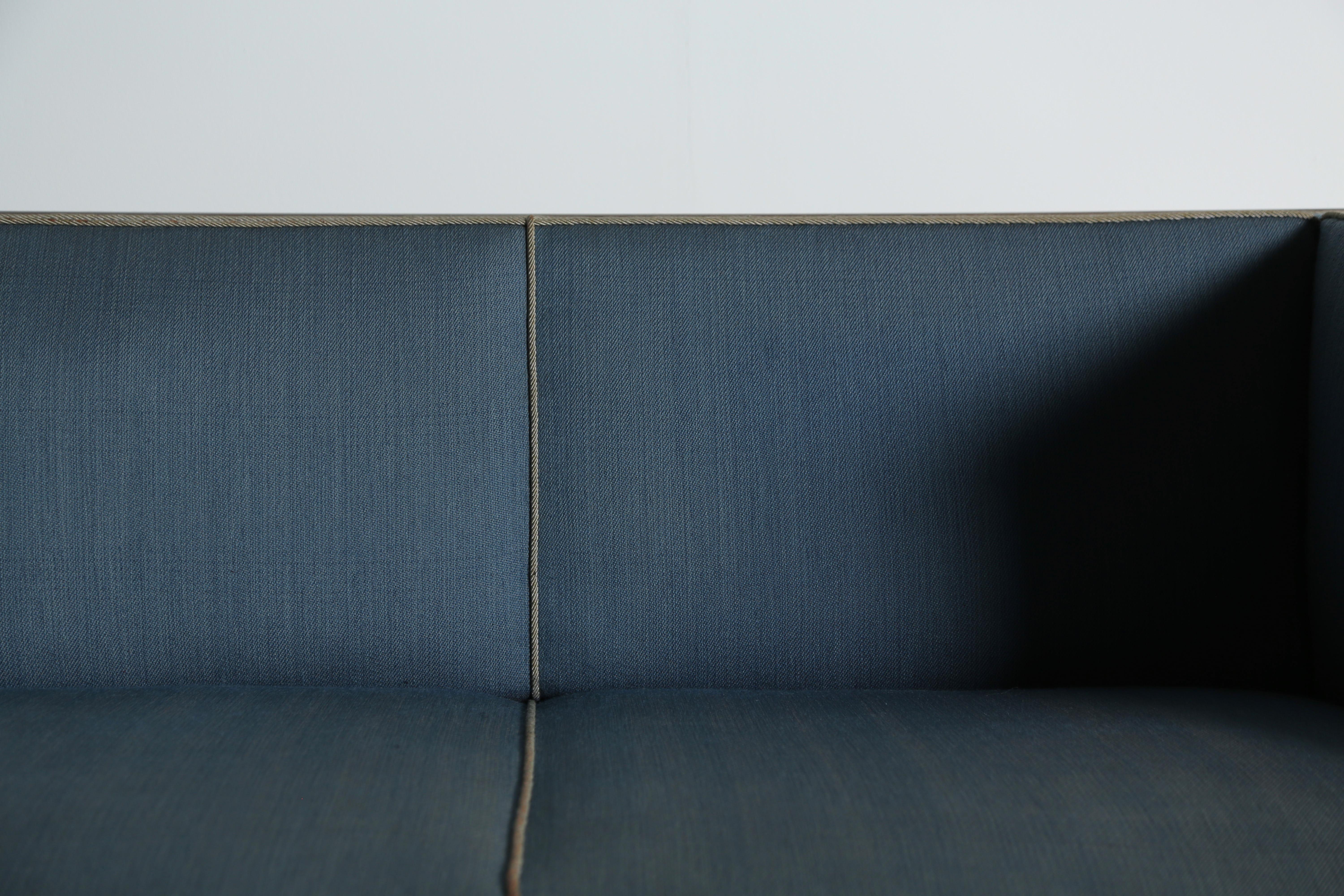 Rare Frits Henningsen Box Sofa, Denmark, 1940s-1950s (Stoff) im Angebot