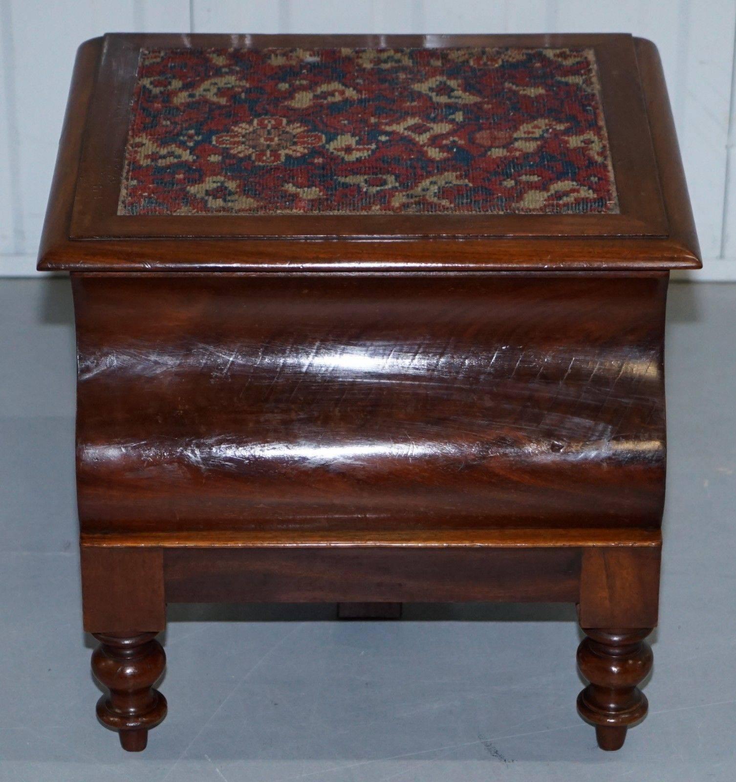 We are delighted to offer for sale this lovely complete and original American Victorian bed stool step with built in chamber pot

A good looking and decorative little step, its rare to find these with the original pot in, this has the pot, timber