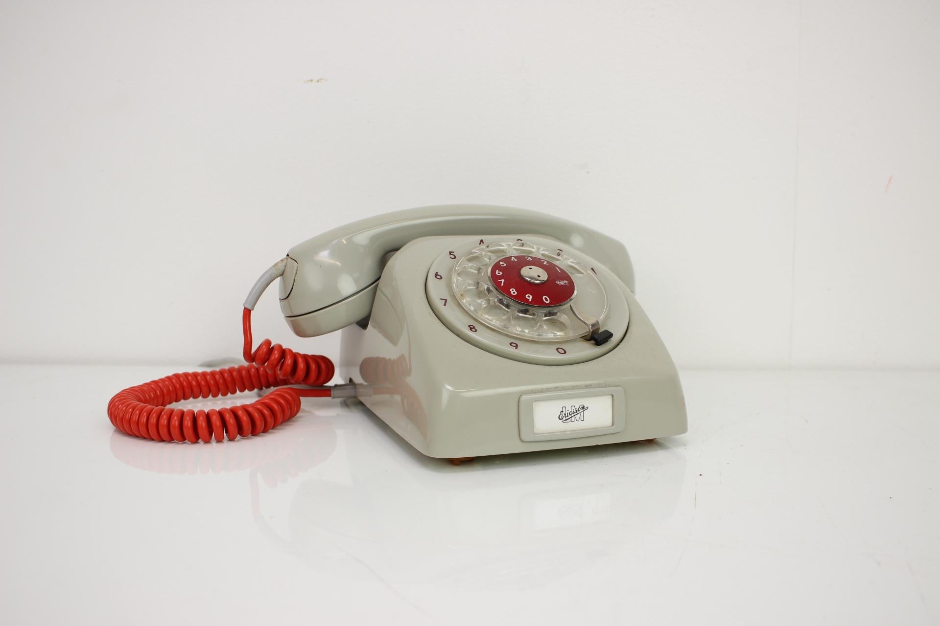 Raro teléfono funcional LM Ericsson, años 60, Checoslovaquia en Bueno estado para la venta en Praha, CZ