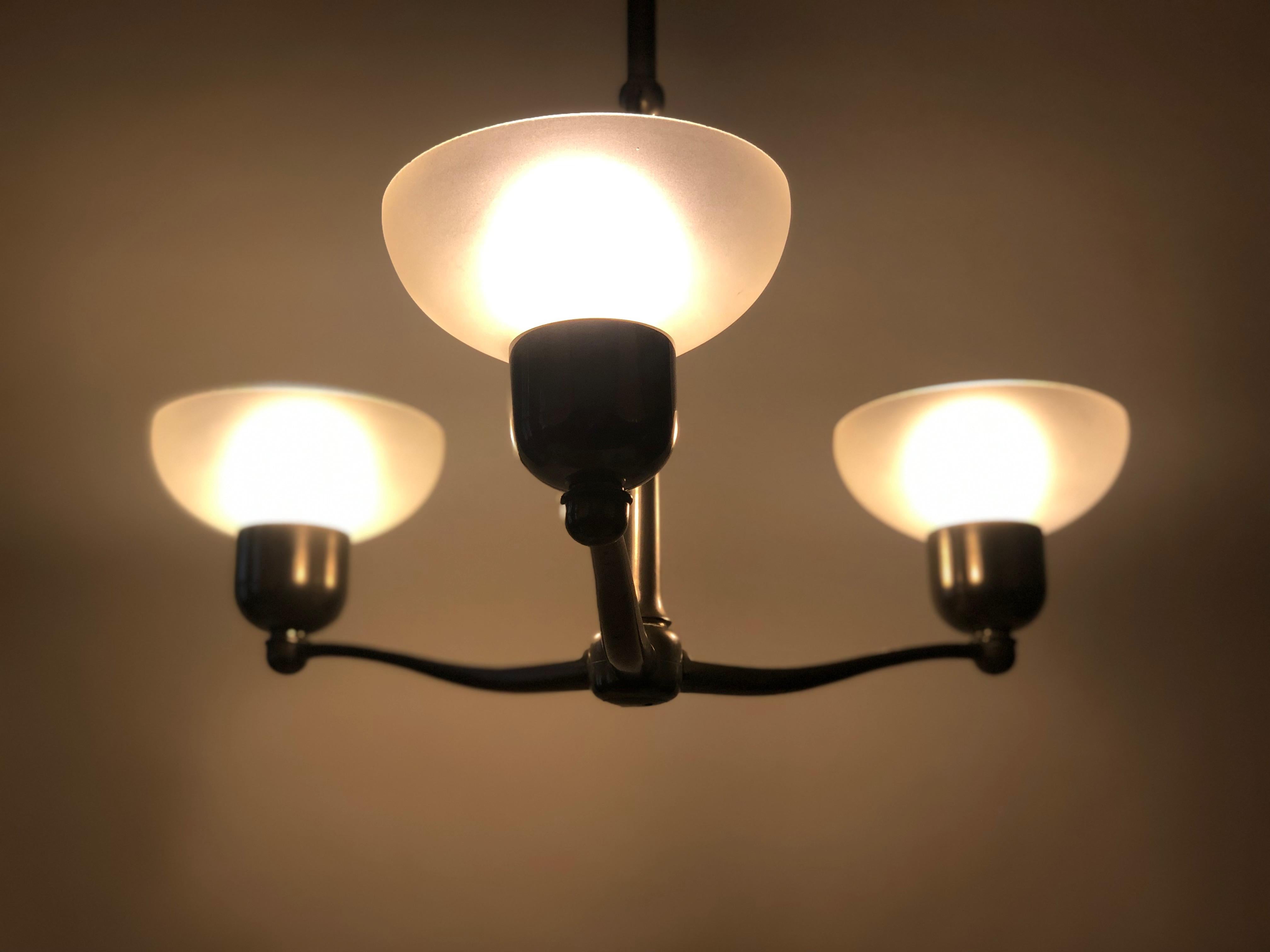 Rare lampe à suspension fonctionnelle des années 1930, Autriche en vente 9