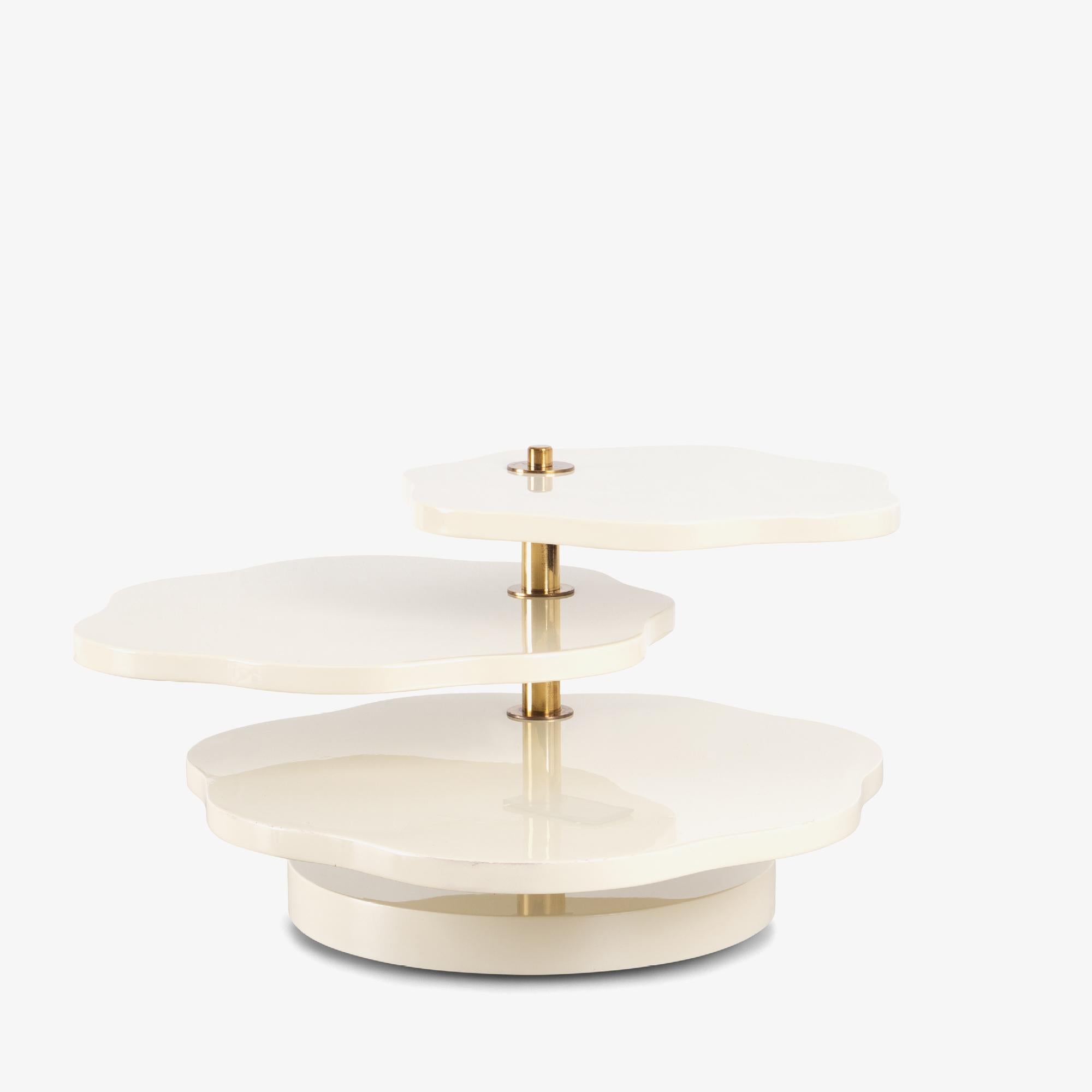 Gabriella Crespi, an Italian designer born in 1922, left an indelible mark on the world of design with her incredible creations that seamlessly blended innovation and elegance. Her iconic furniture and home decor pieces, characterized by their