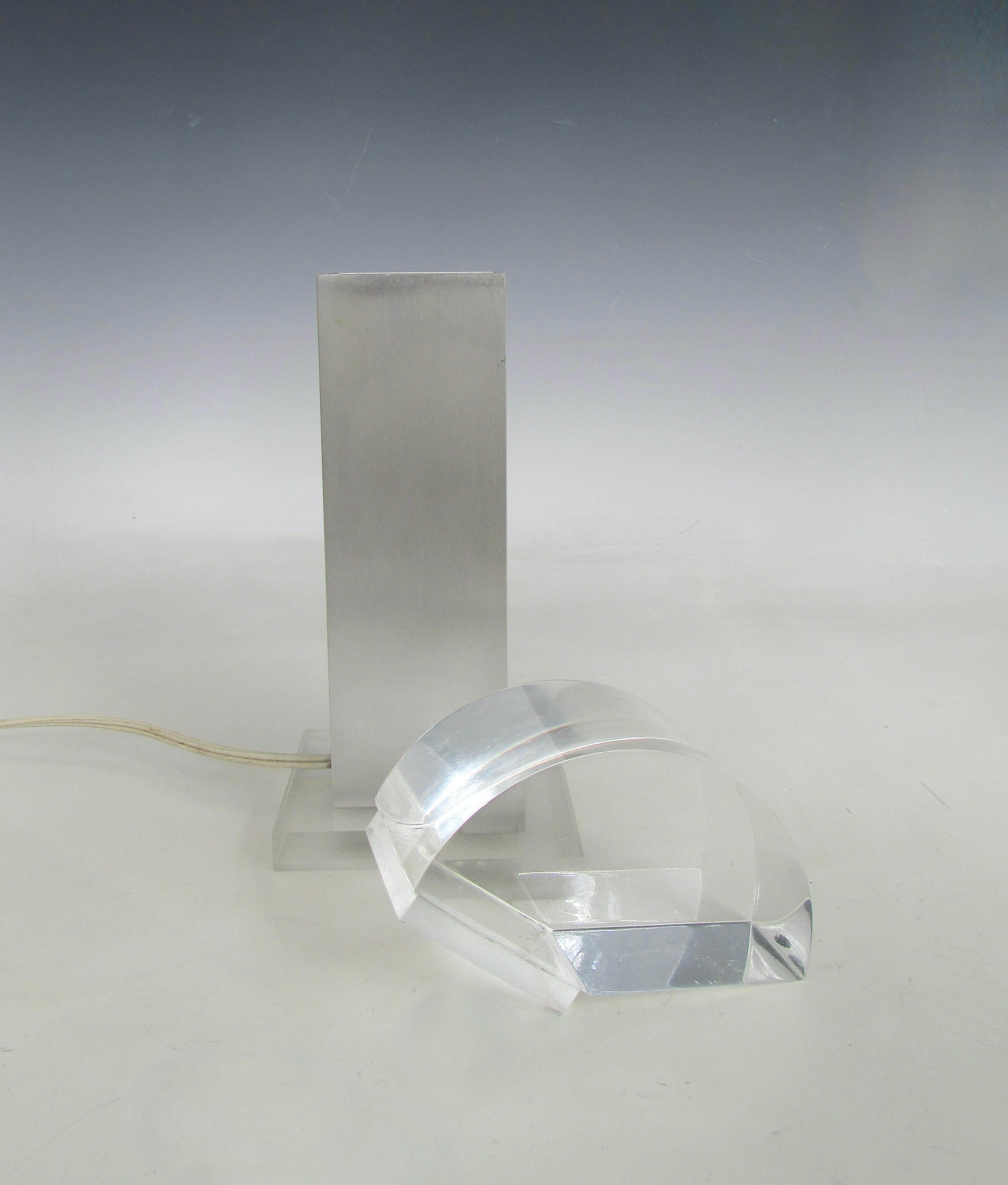Rare Gaetano Missaglia designed small aluminum with acrylic diffuser table lamp For Sale 4