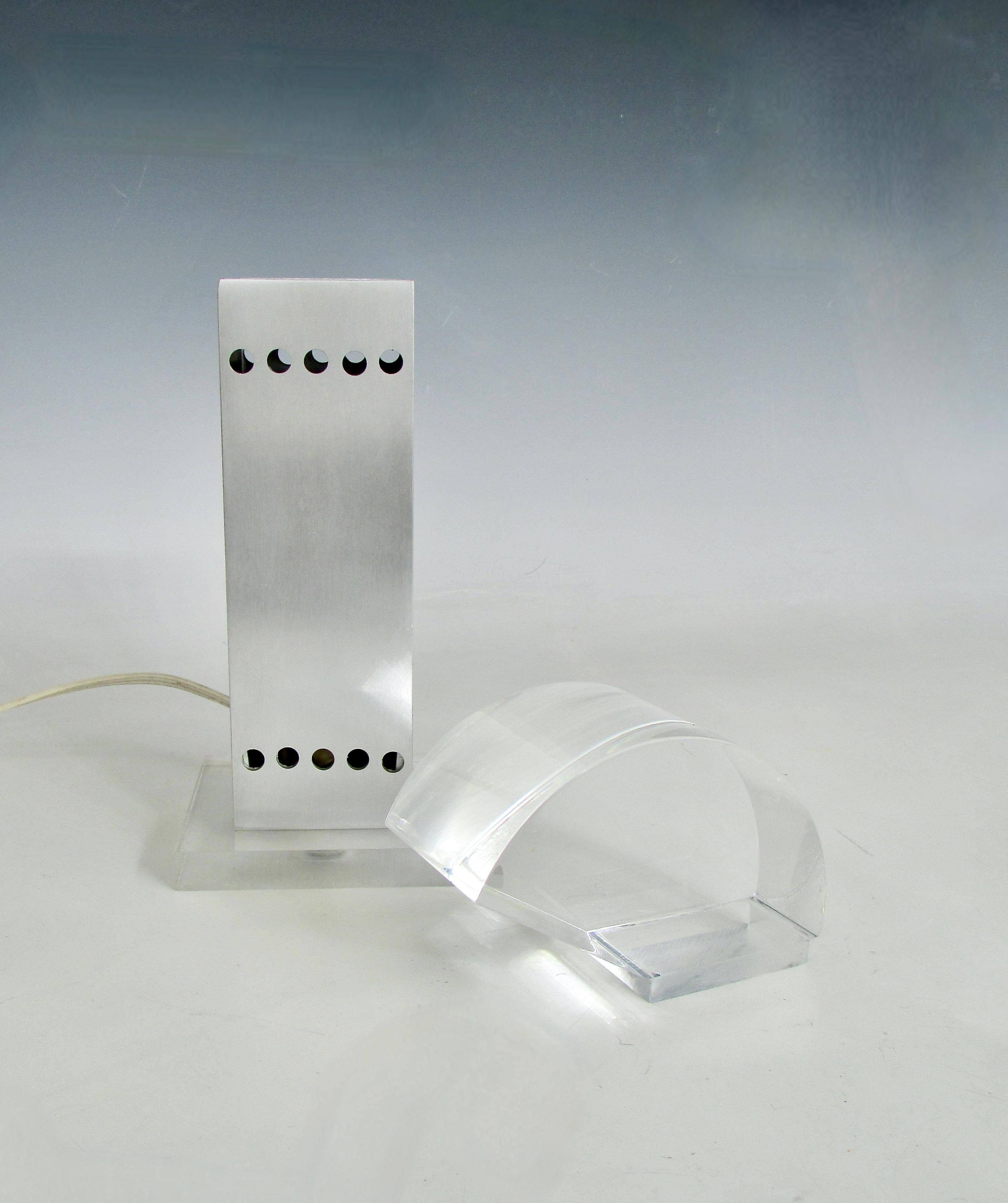 Rare Gaetano Missaglia designed small aluminum with acrylic diffuser table lamp For Sale 5