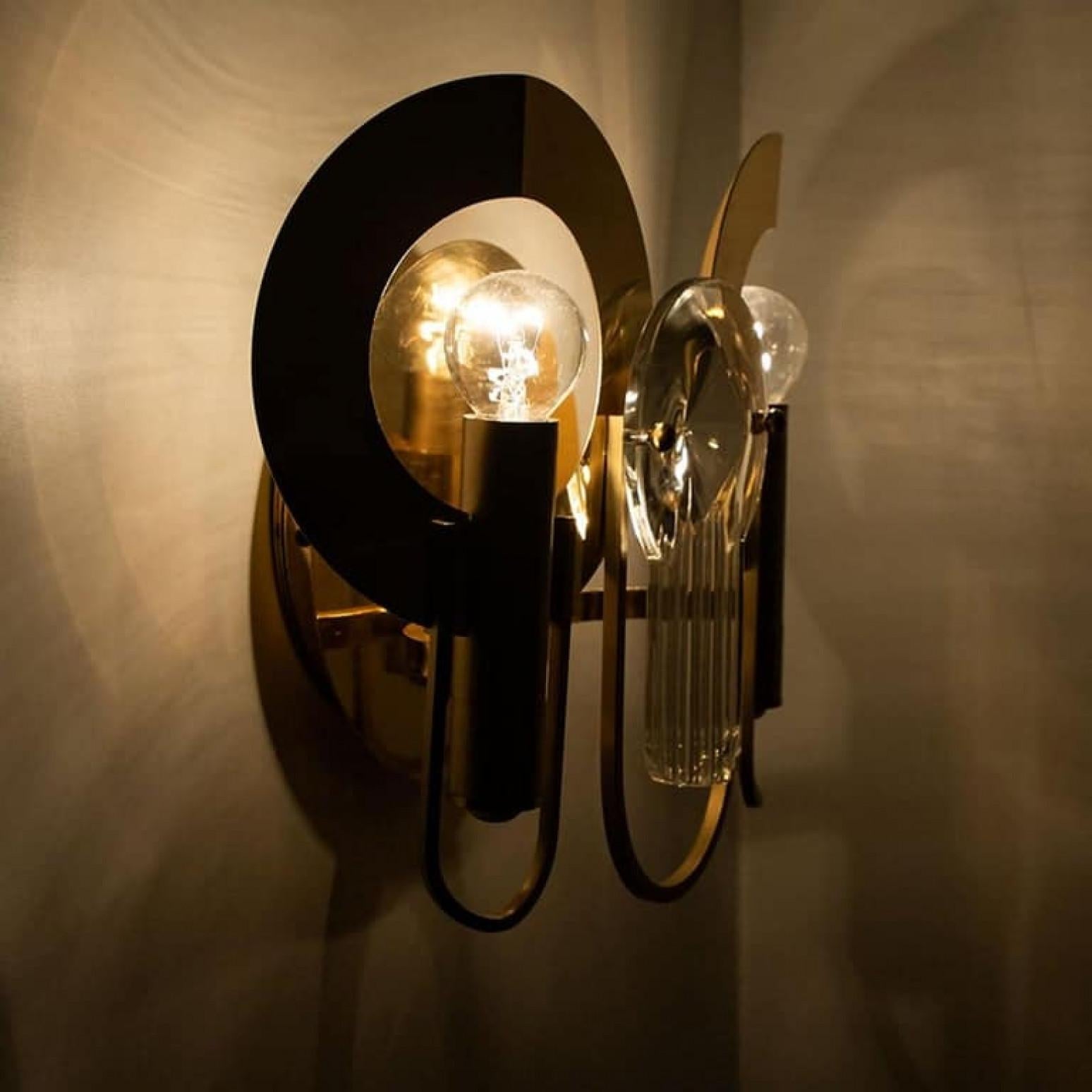 Raros apliques de latón y cristal de Gaetano Sciolari, años 70 en venta 2