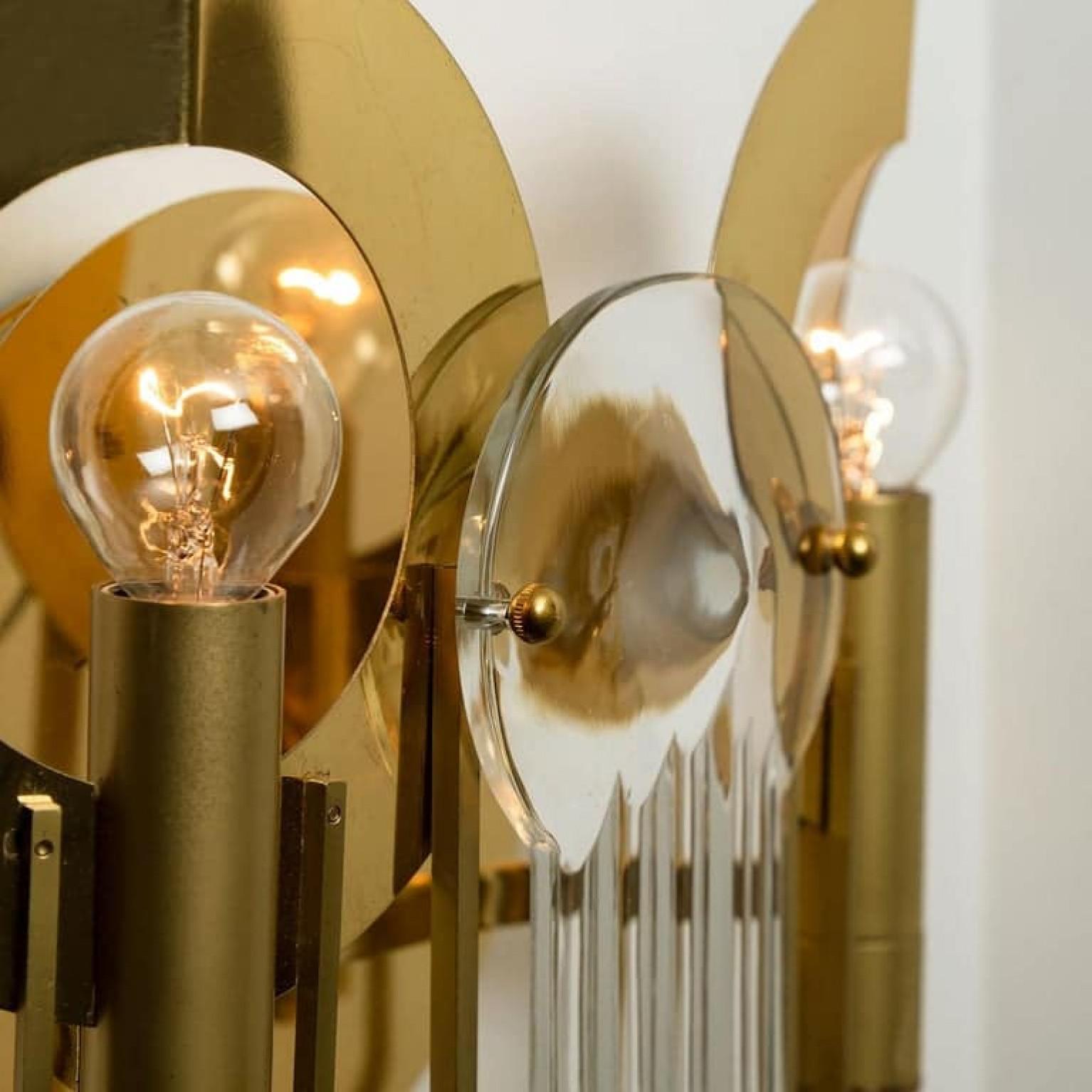 Raros apliques de latón y cristal de Gaetano Sciolari, años 70 en venta 8