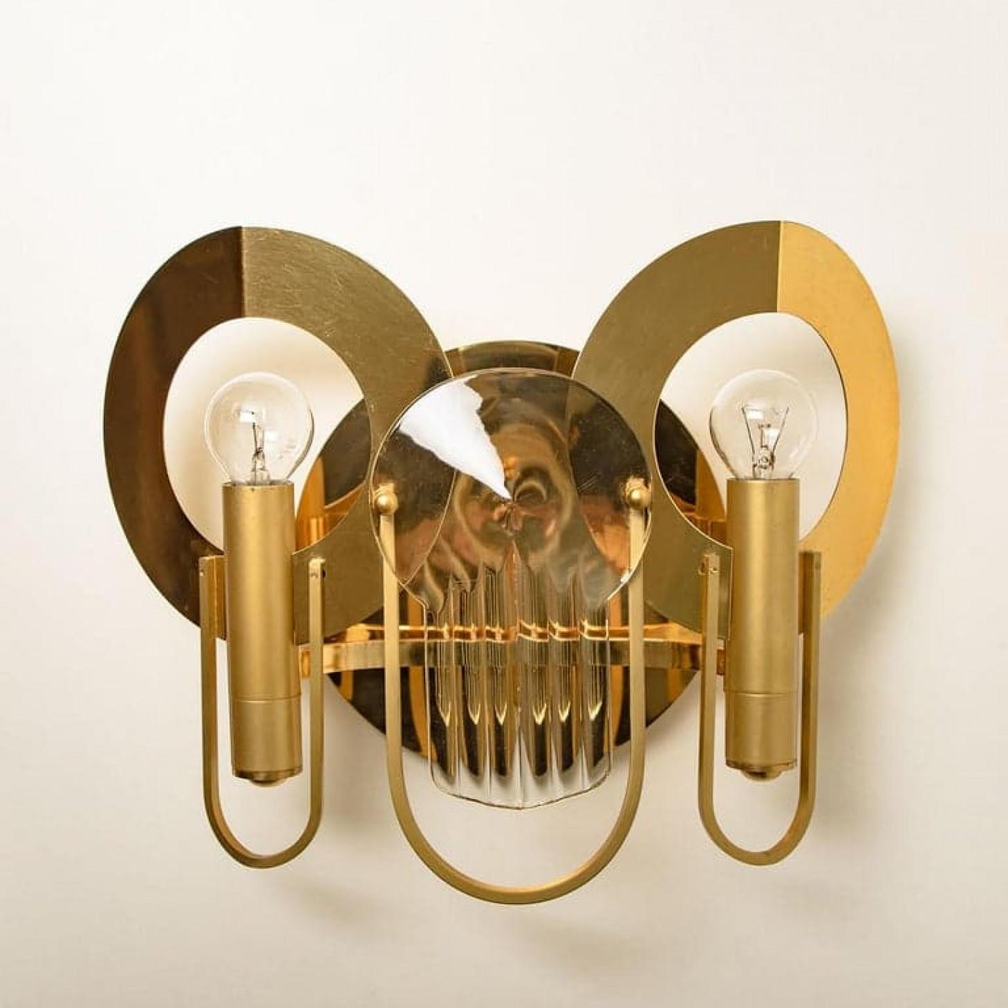 Raros apliques de latón y cristal de Gaetano Sciolari, años 70 finales del siglo XX en venta