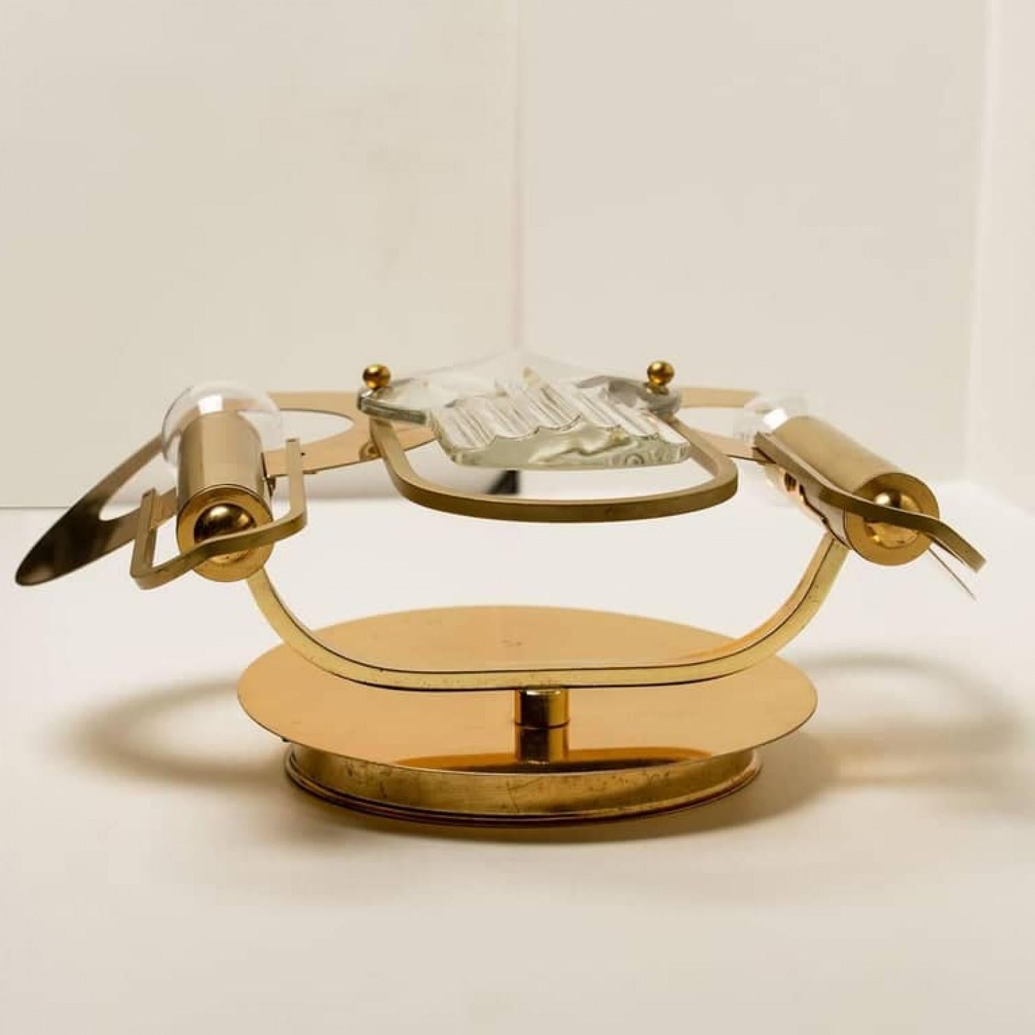 Raros apliques de latón y cristal de Gaetano Sciolari, años 70 Latón en venta