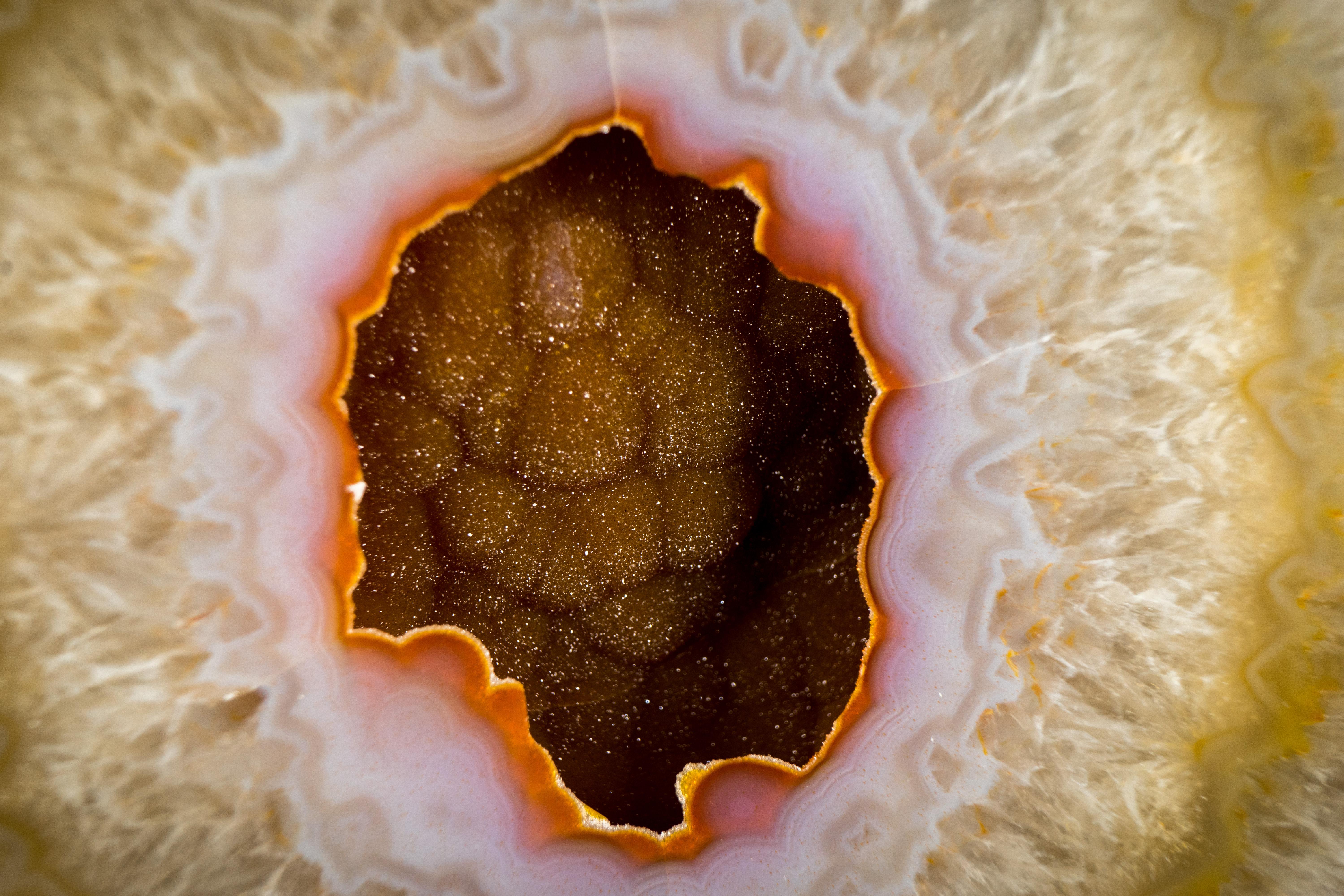 Rara Geoda de Ágata Galaxia con Drusa Galaxia Naranja Natural, Espécimen de Ágata de Galería Cristal