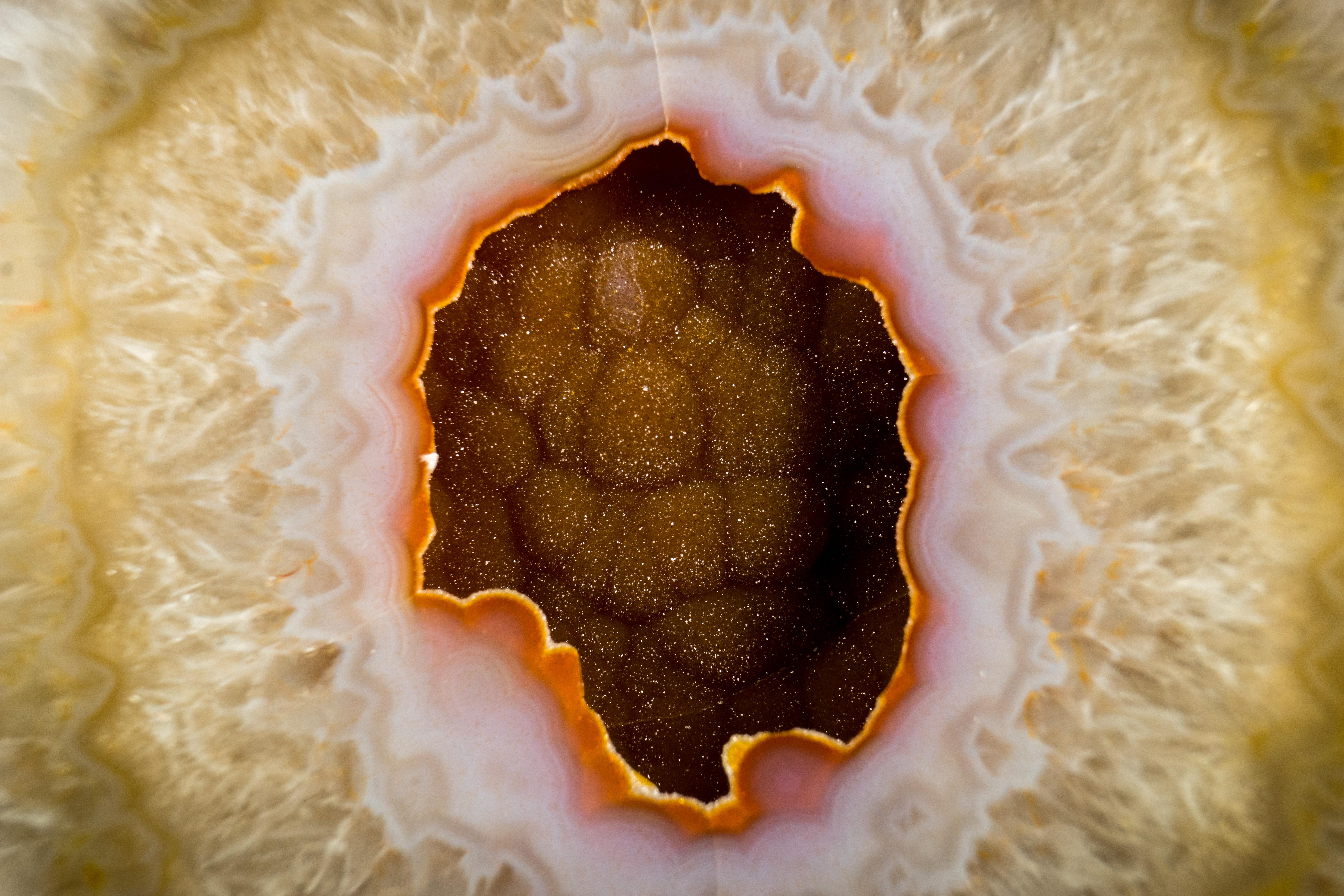 Rara Geoda de Ágata Galaxia con Drusa Galaxia Naranja Natural, Espécimen de Ágata de Galería 1