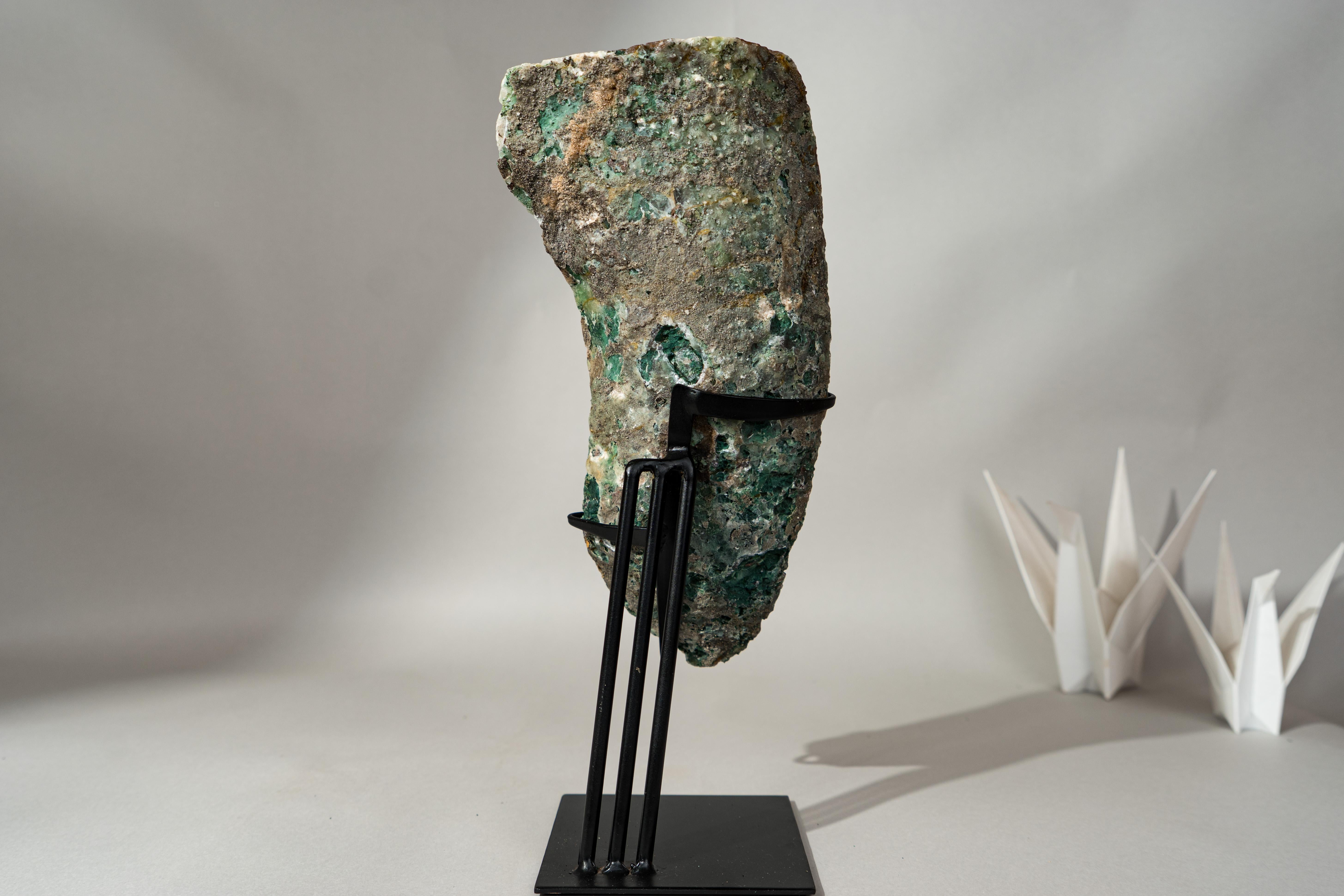 Rare améthyste galactique Druzy Cluster avec Goethite dorée, fleurs et Calcite en vente 2