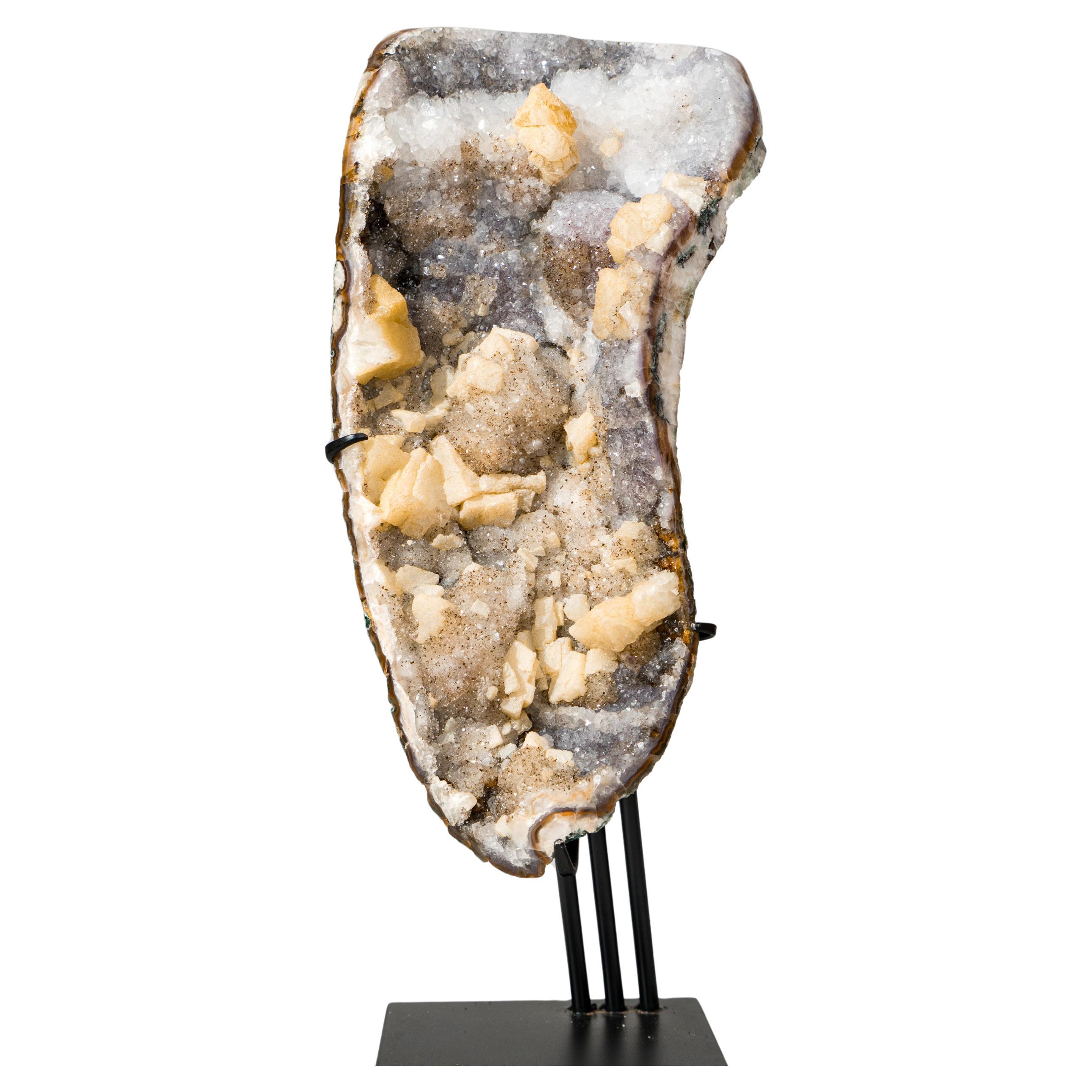 Rare améthyste galactique Druzy Cluster avec Goethite dorée, fleurs et Calcite en vente