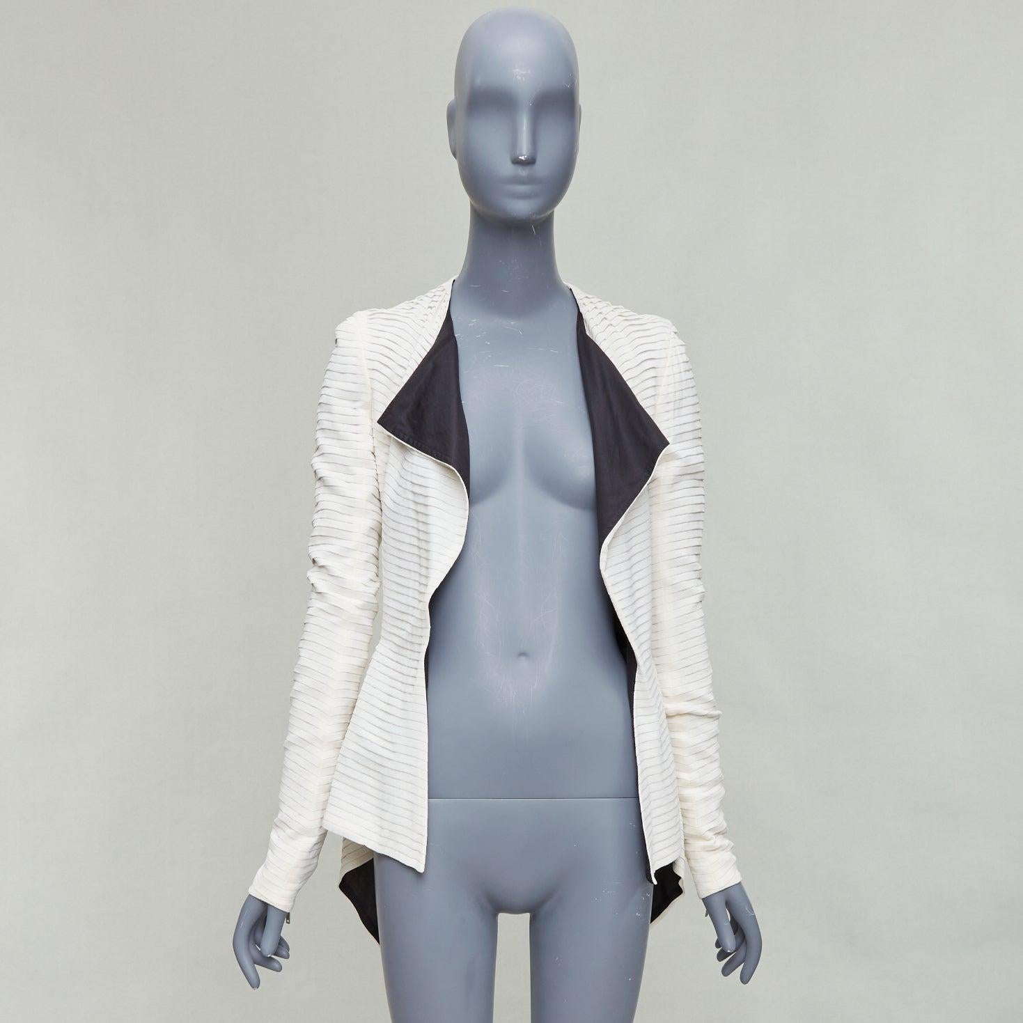rare GARETH PUGH 2009 Runway cream black plisse silk draped biker IT38 XS For Sale 4