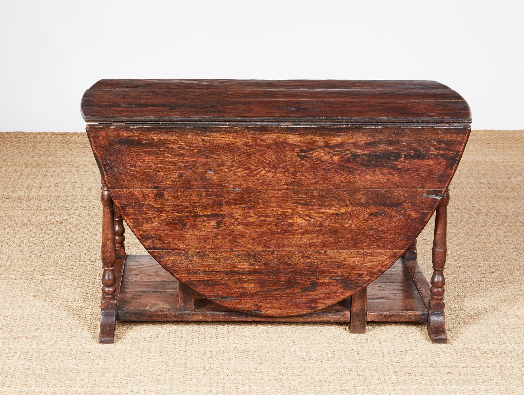 Rare Gateleg Dining Table with Potboard Base 2