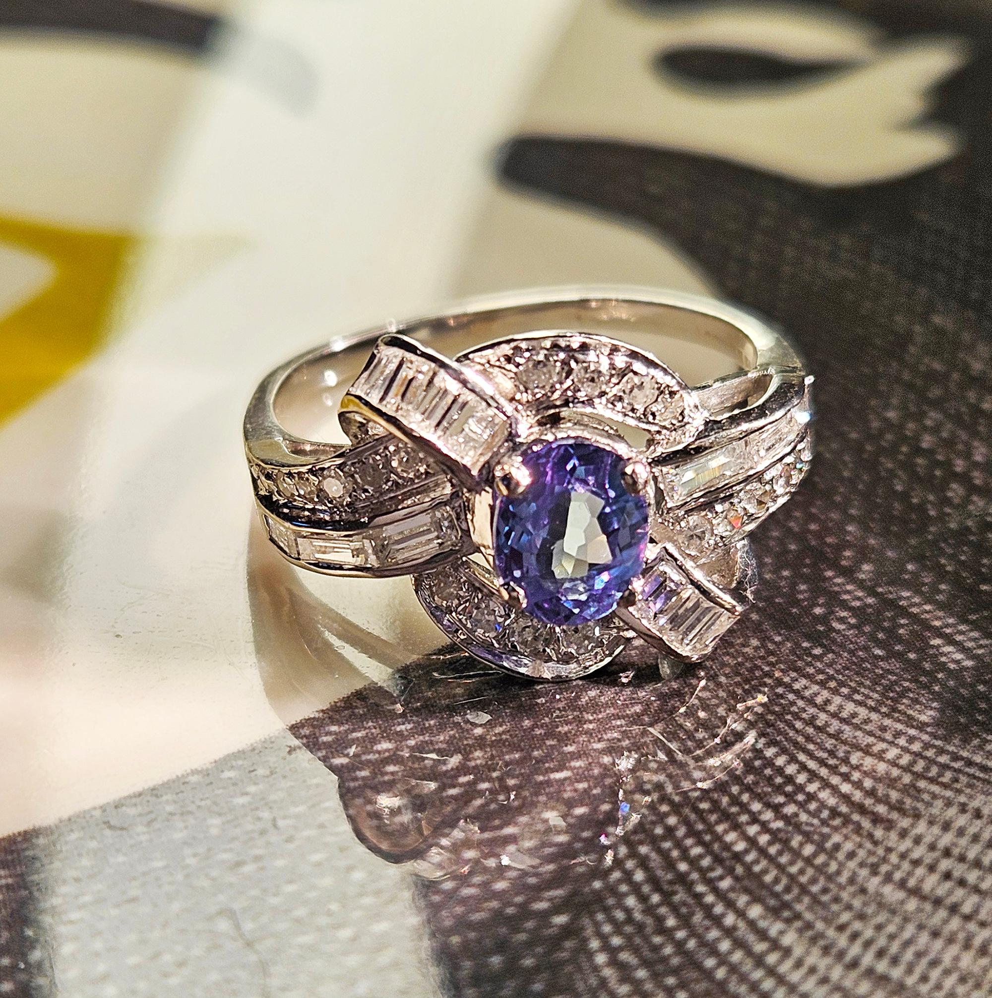 Rare Gem Mid-Century GIA 2.03ctw Natural ALEXANDRITE Diamond Vintage PL Ring In Good Condition For Sale In New York, NY