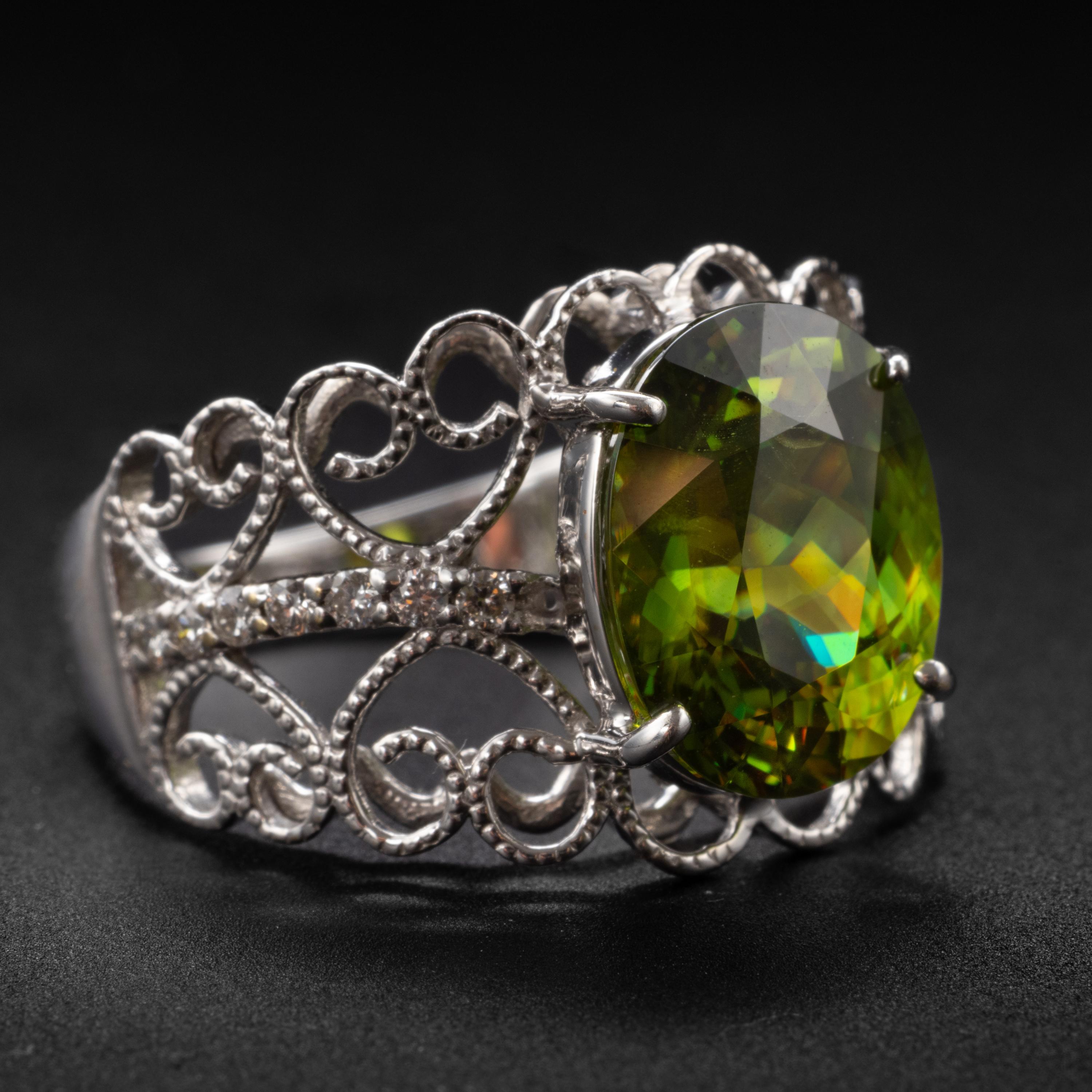 Sphene (Titanite) Exotic Gemstone Ring 4.05 Carats, Flashy & Fragile & Rare For Sale 2