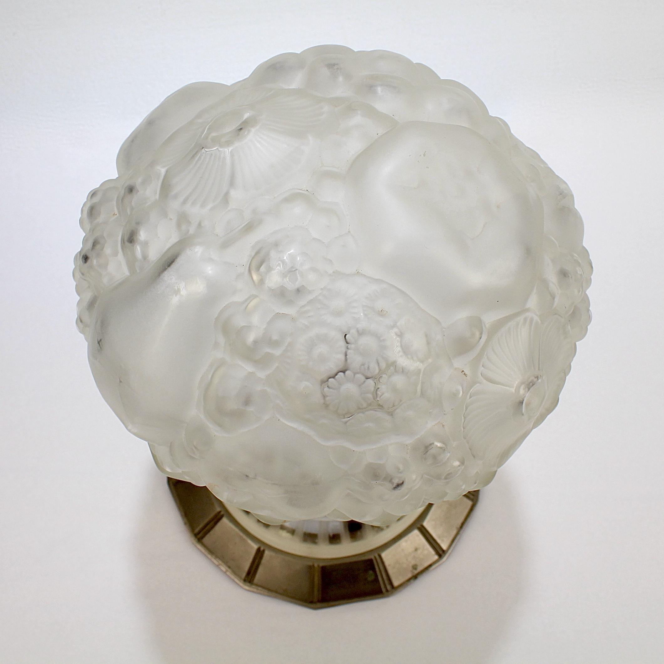 Rare Genet et Michon French Art Deco Frosted Art Glass Table Lamp Shade In Good Condition For Sale In Philadelphia, PA