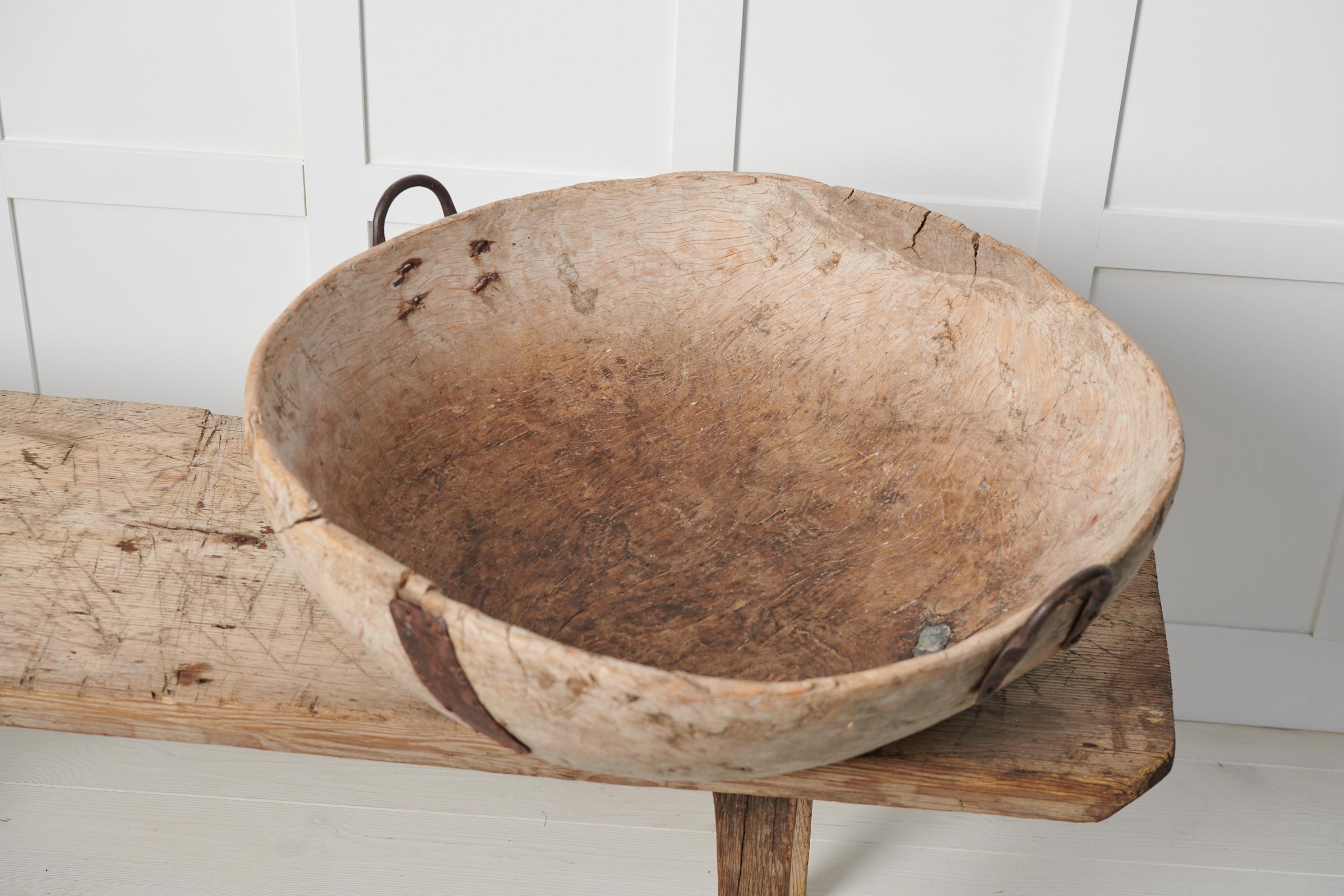 Rare Genuine Antique Swedish Large Root Bowl In Good Condition For Sale In Kramfors, SE