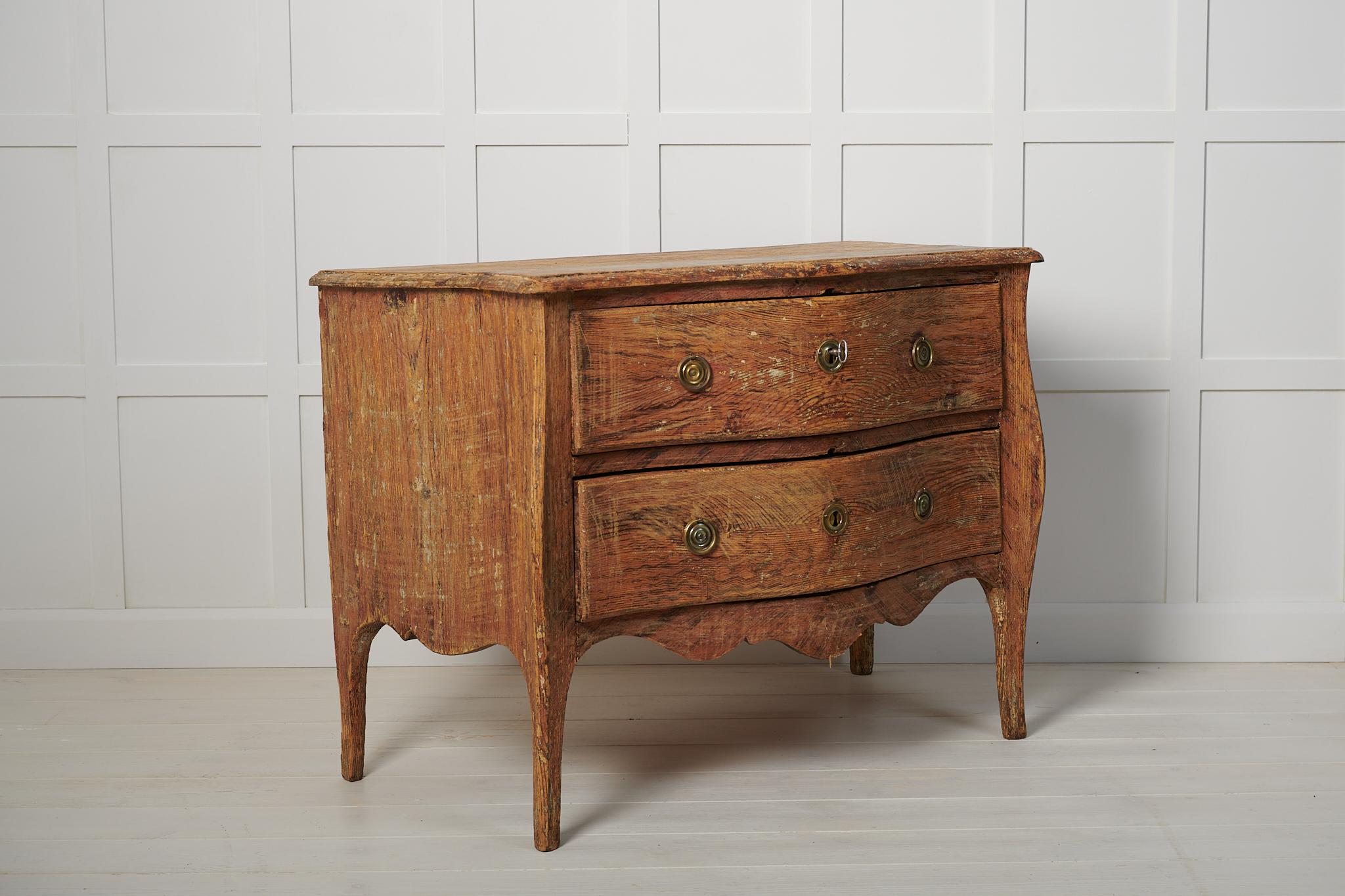 Rare Genuine Antique Swedish Rococo Chest of Drawers  In Good Condition For Sale In Kramfors, SE
