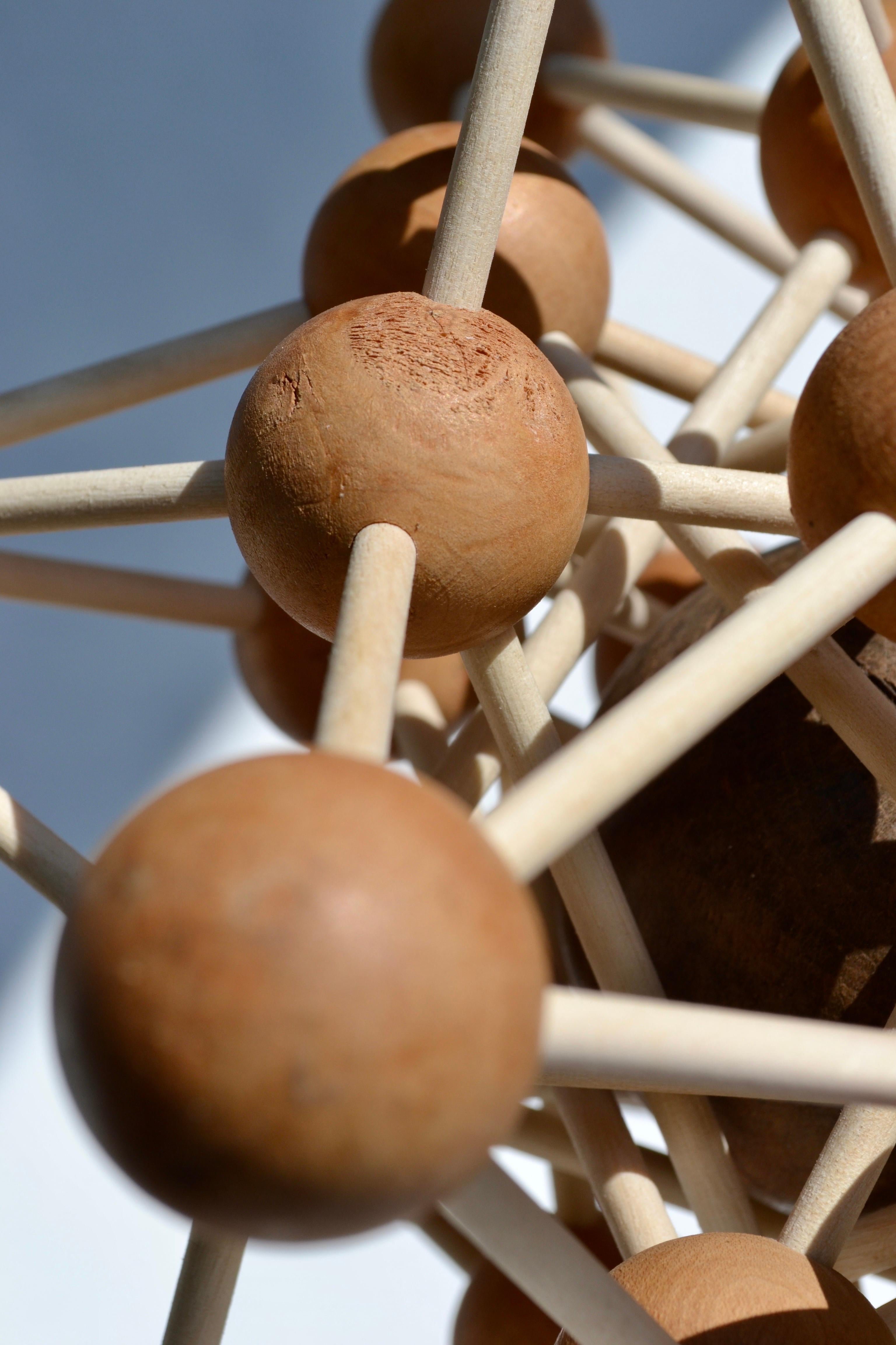 Rara escultura geométrica en forma de puzzle de madera sobredimensionado - Francia - Años 70 siglo XX en venta
