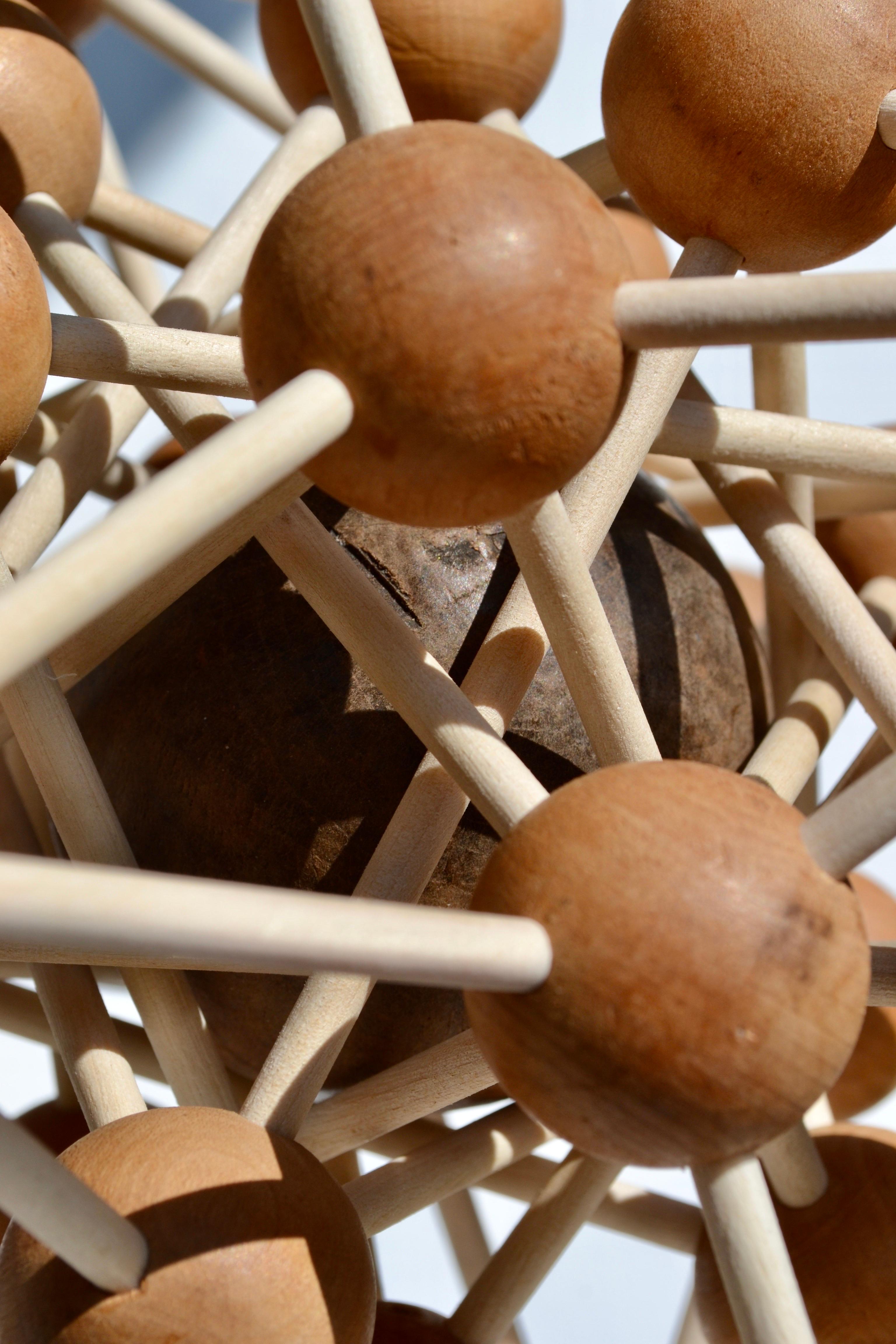 Rara escultura geométrica en forma de puzzle de madera sobredimensionado - Francia - Años 70 en venta 1