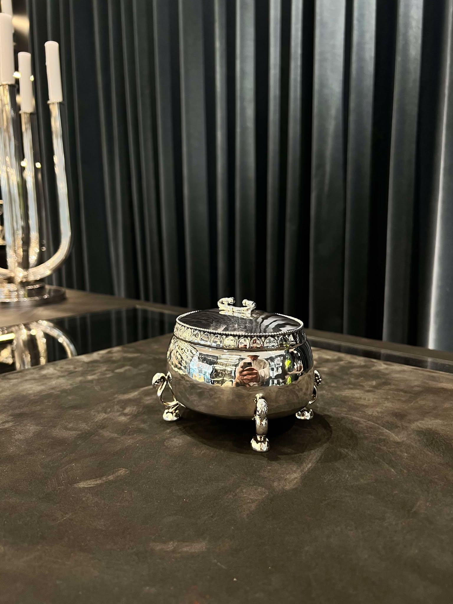 Rara Bombonera de plata Georg Jensen 298 Danés en venta