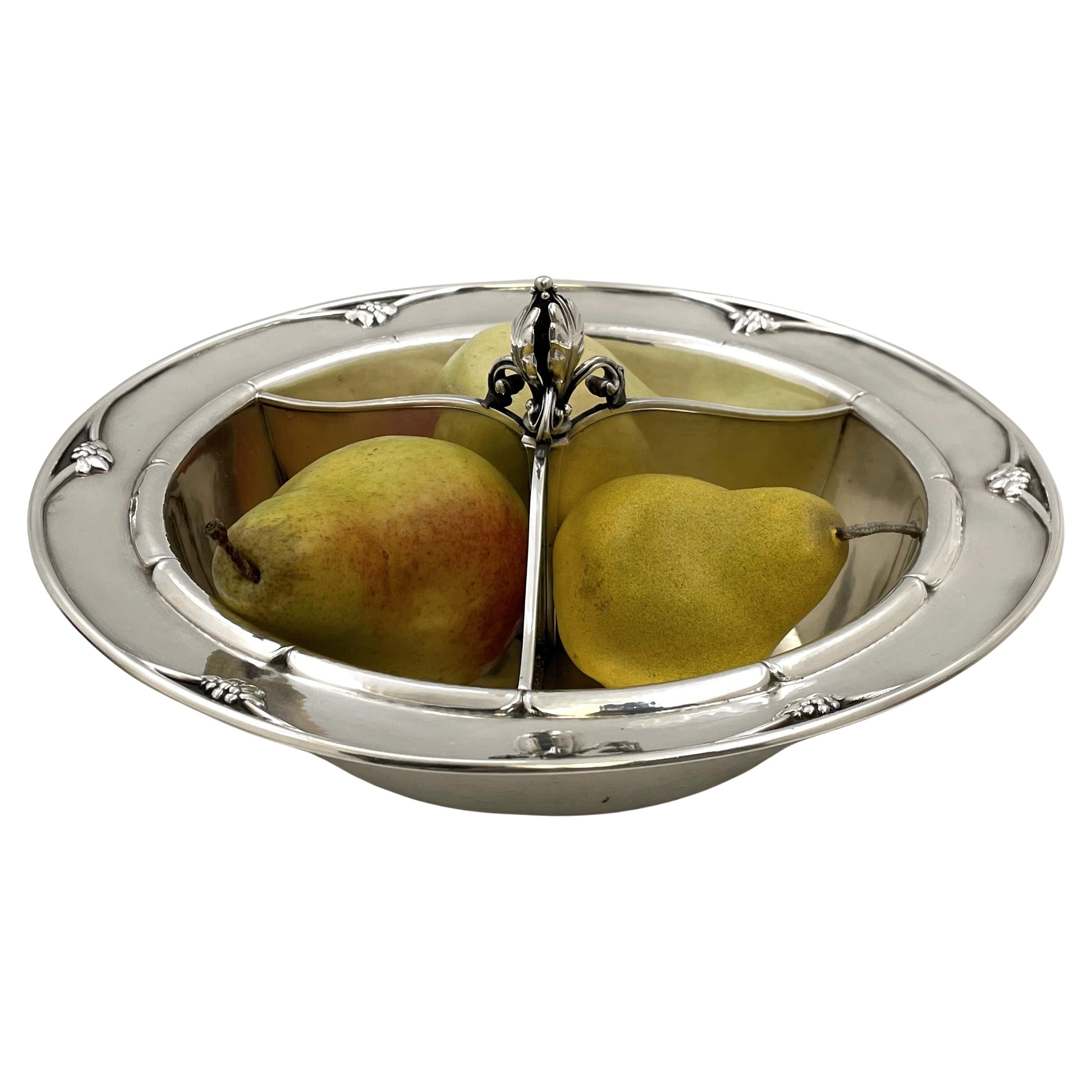 Bol martelé Georg Jensen #271C avec 3 sections