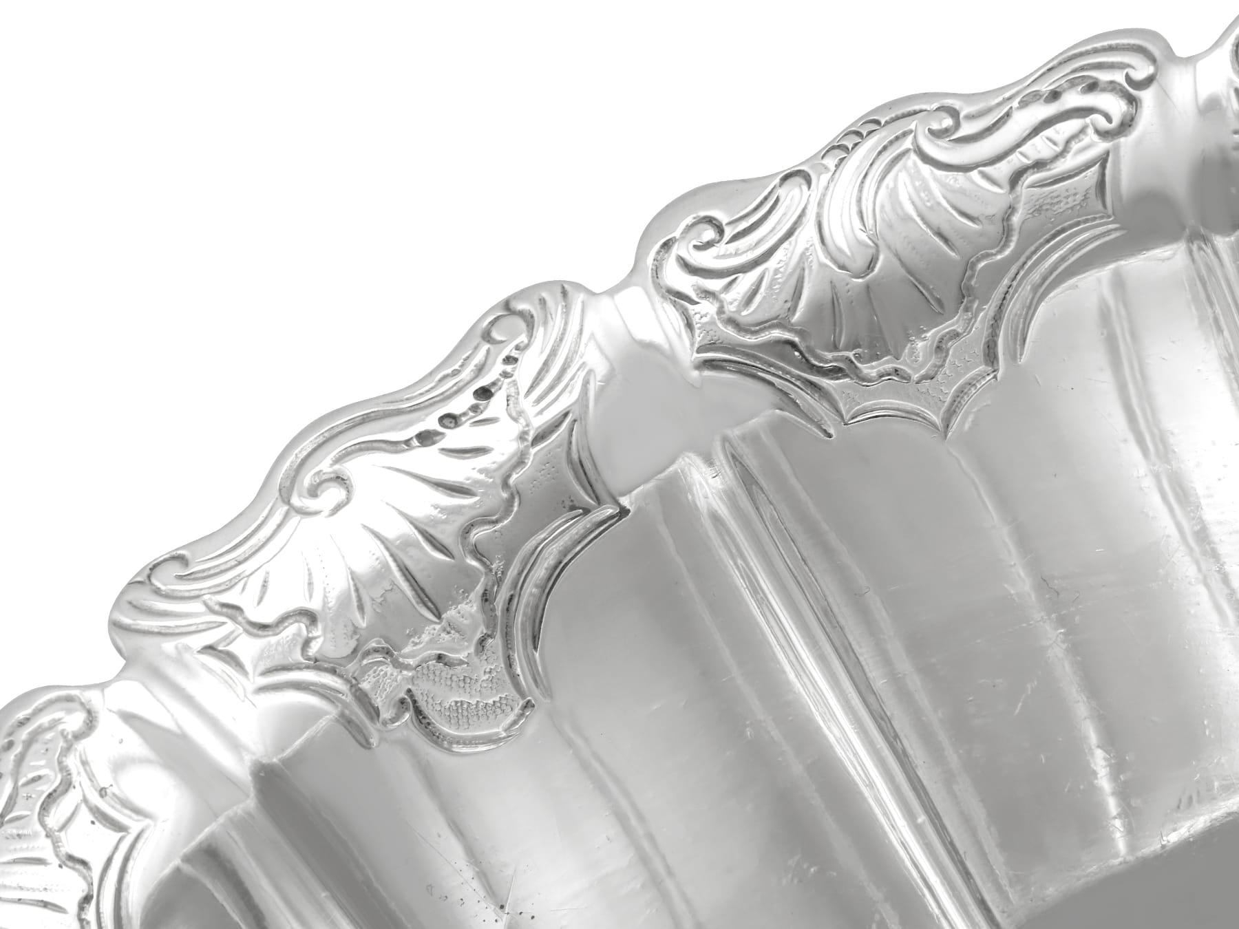 Argento Rara zuccheriera inglese in argento sterling George II in vendita
