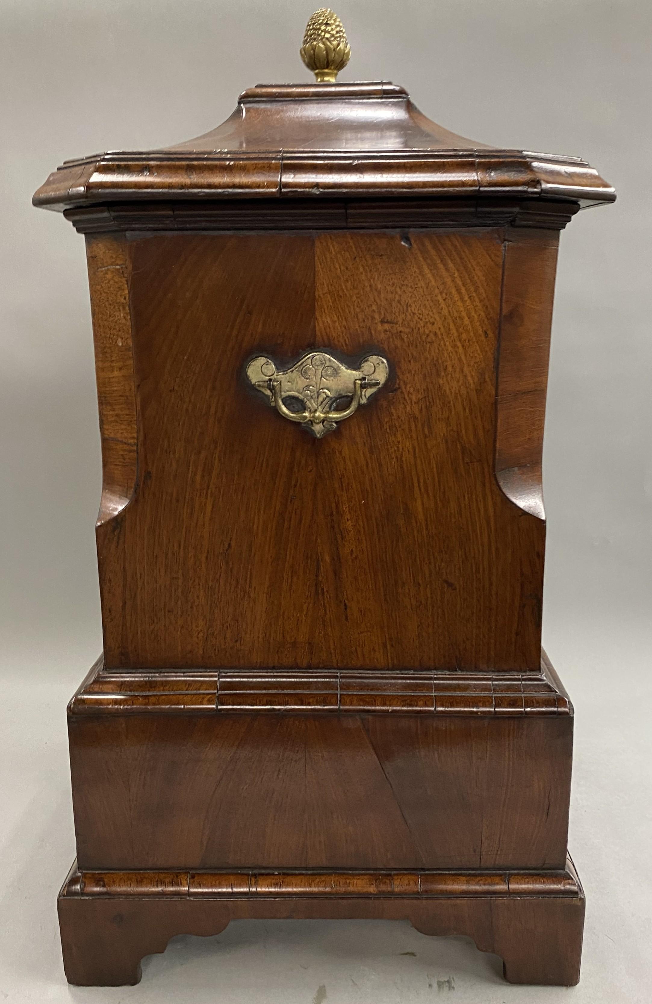 Rare George II Pagoda Form Mahogany Cellarette or Caddy In Good Condition For Sale In Milford, NH