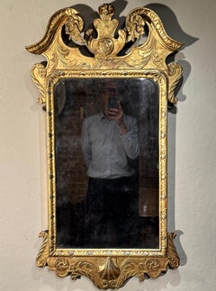 Raro specchio in gesso e legno dorato intagliato di epoca Giorgio II