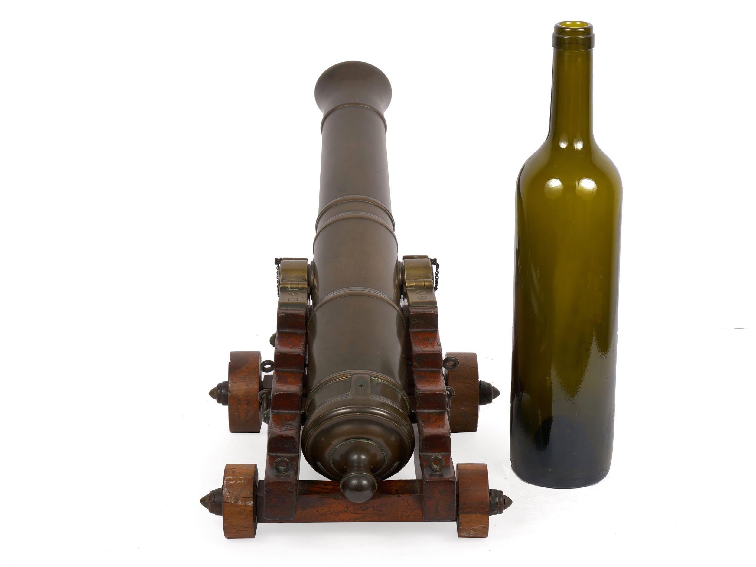 Rare George III Brass and Mahogany English Antique Signal Cannon, 19th Century In Good Condition In Shippensburg, PA