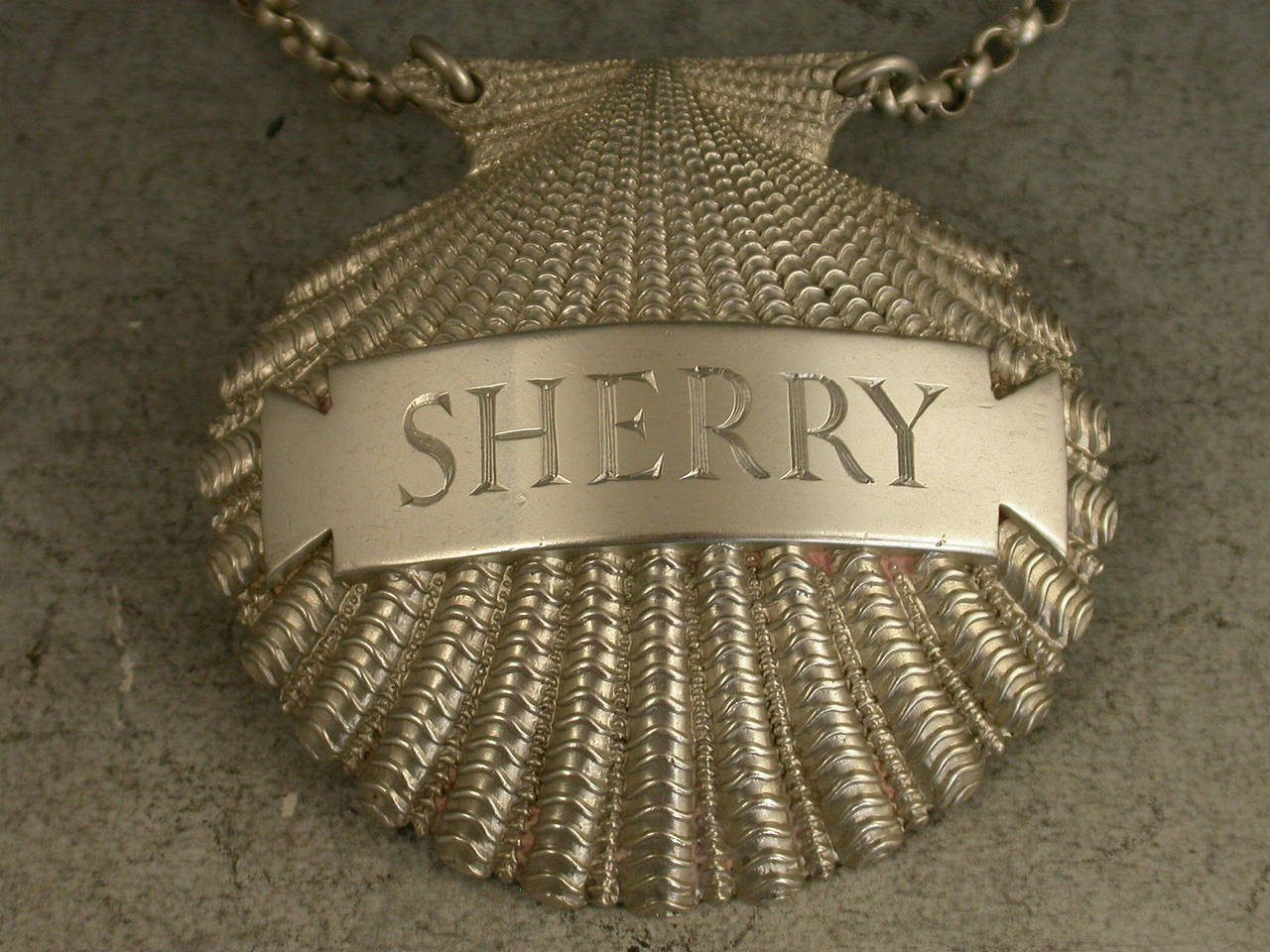Rare George III Cast Silver Scallop Shell Wine Label 'Sherry' by B Smith, 1807 In Good Condition For Sale In Sittingbourne, Kent