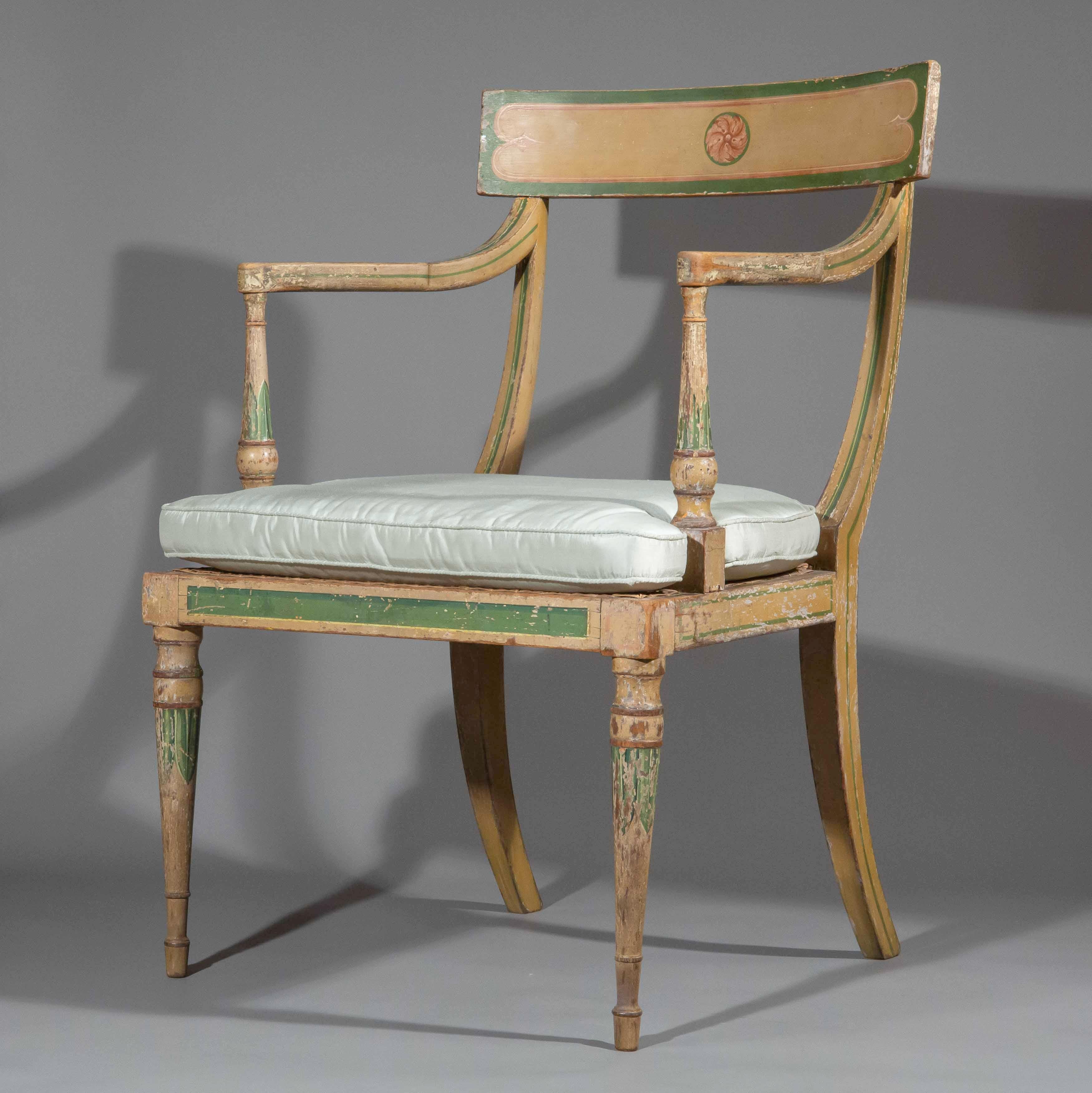 Tissu d'ameublement Rare fauteuil peint George III en vente
