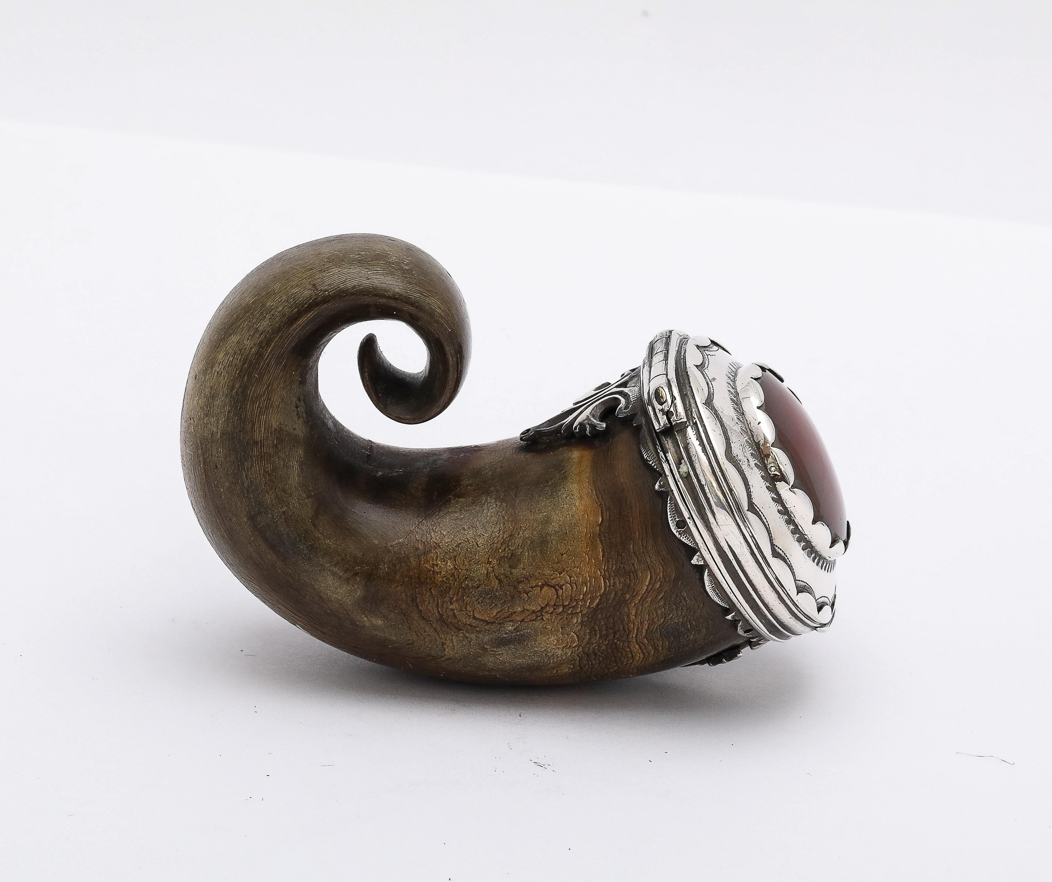 Early 19th Century Rare George III Period Sterling Silver-Mounted and Carnelian Scottish Snuff Mull For Sale